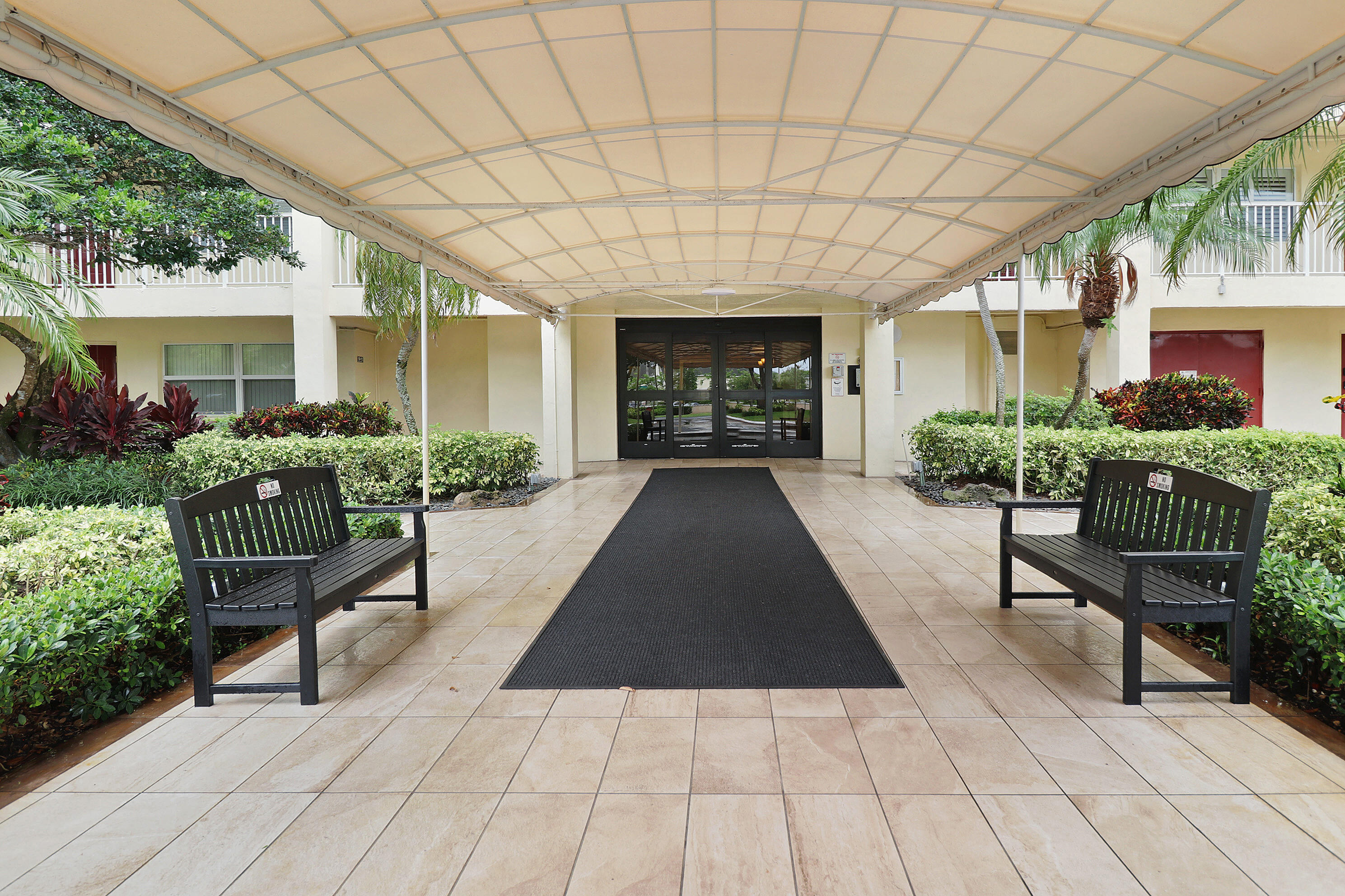 NO 52 PALM-AIRE COUNTRY CLUB - Residential