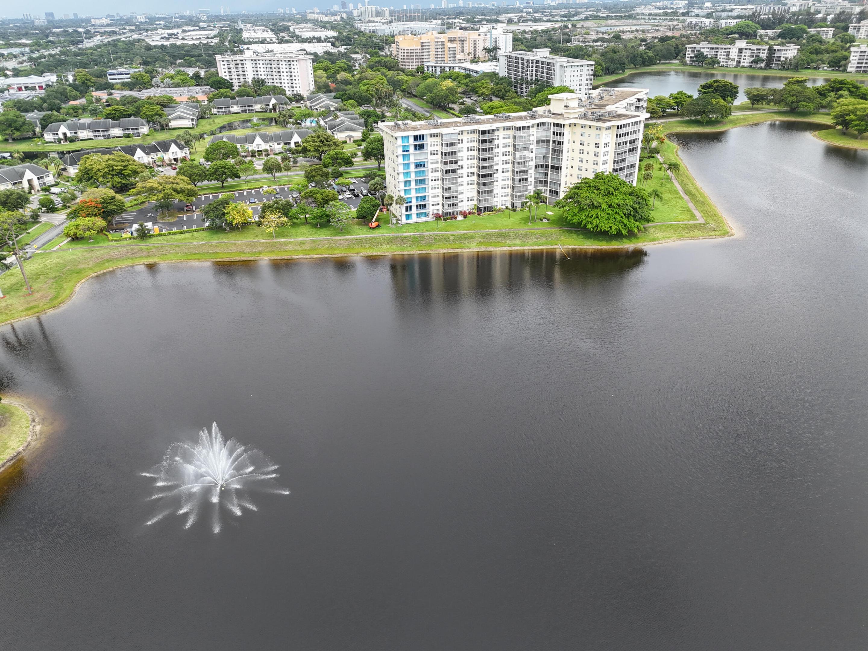 NO 52 PALM-AIRE COUNTRY CLUB - Residential