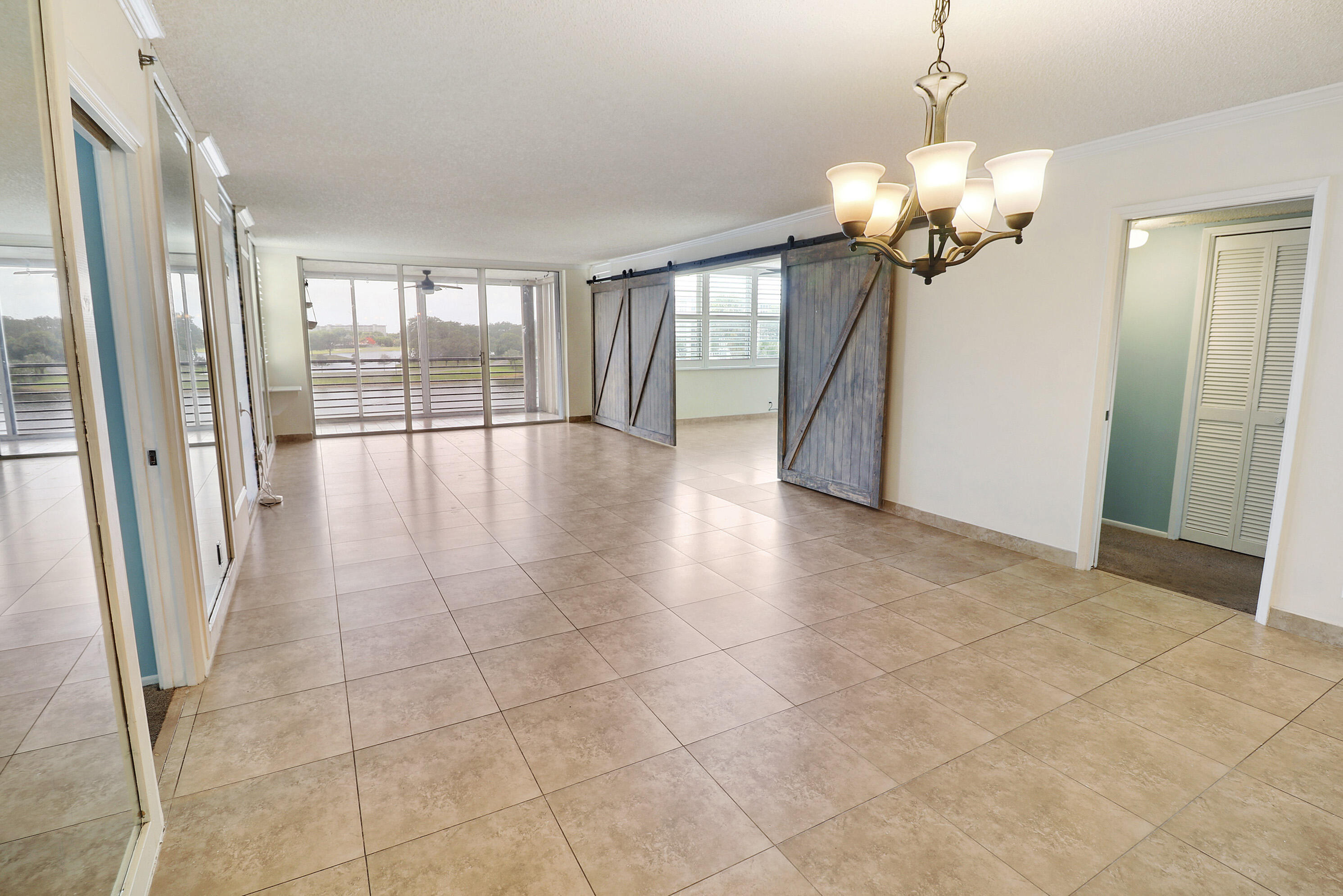 NO 52 PALM-AIRE COUNTRY CLUB - Residential