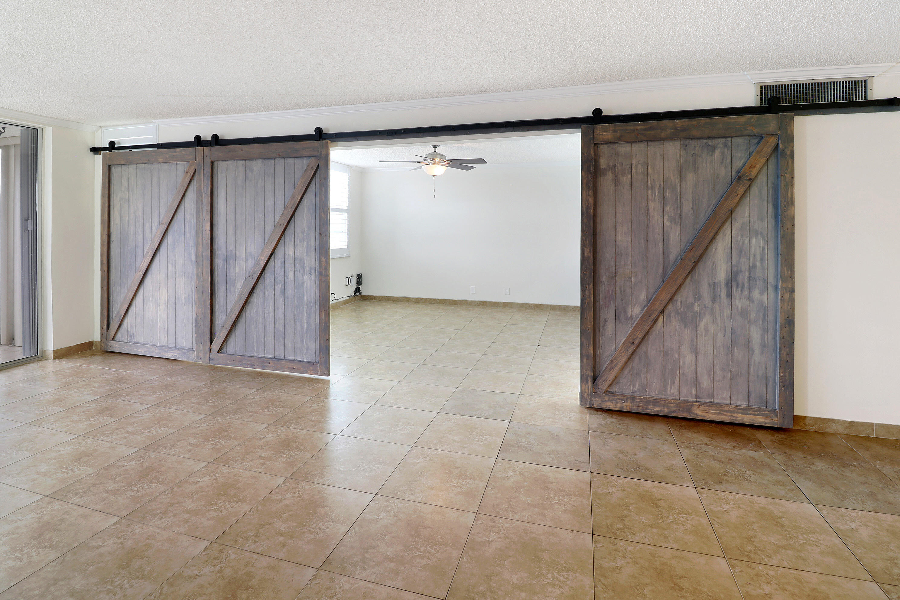 NO 52 PALM-AIRE COUNTRY CLUB - Residential