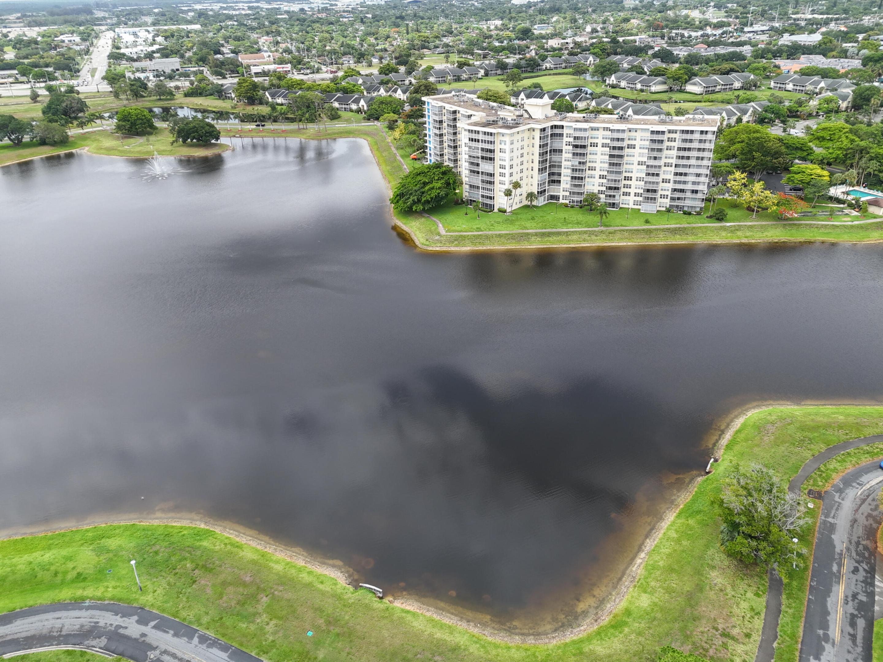 NO 52 PALM-AIRE COUNTRY CLUB - Residential