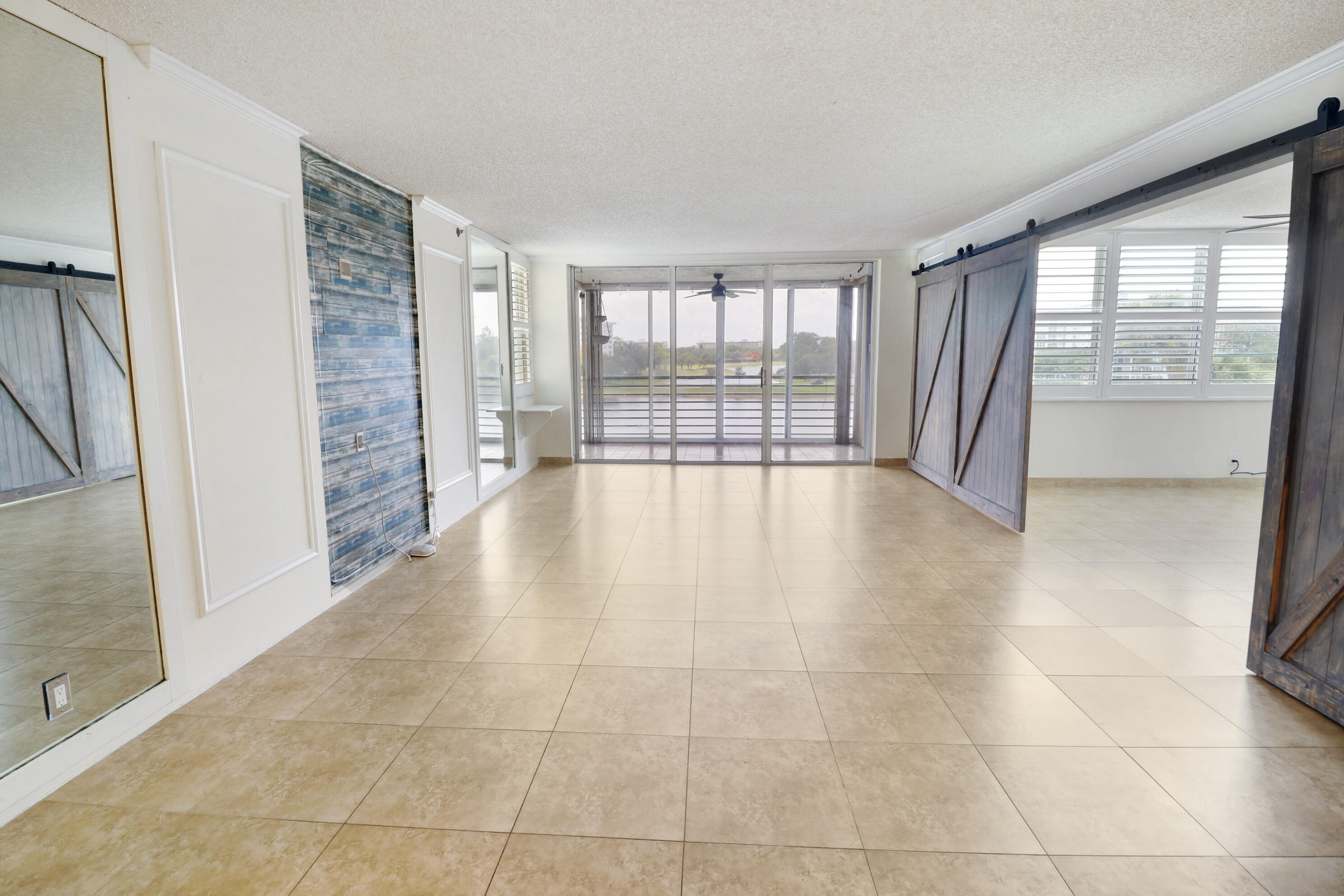 NO 52 PALM-AIRE COUNTRY CLUB - Residential