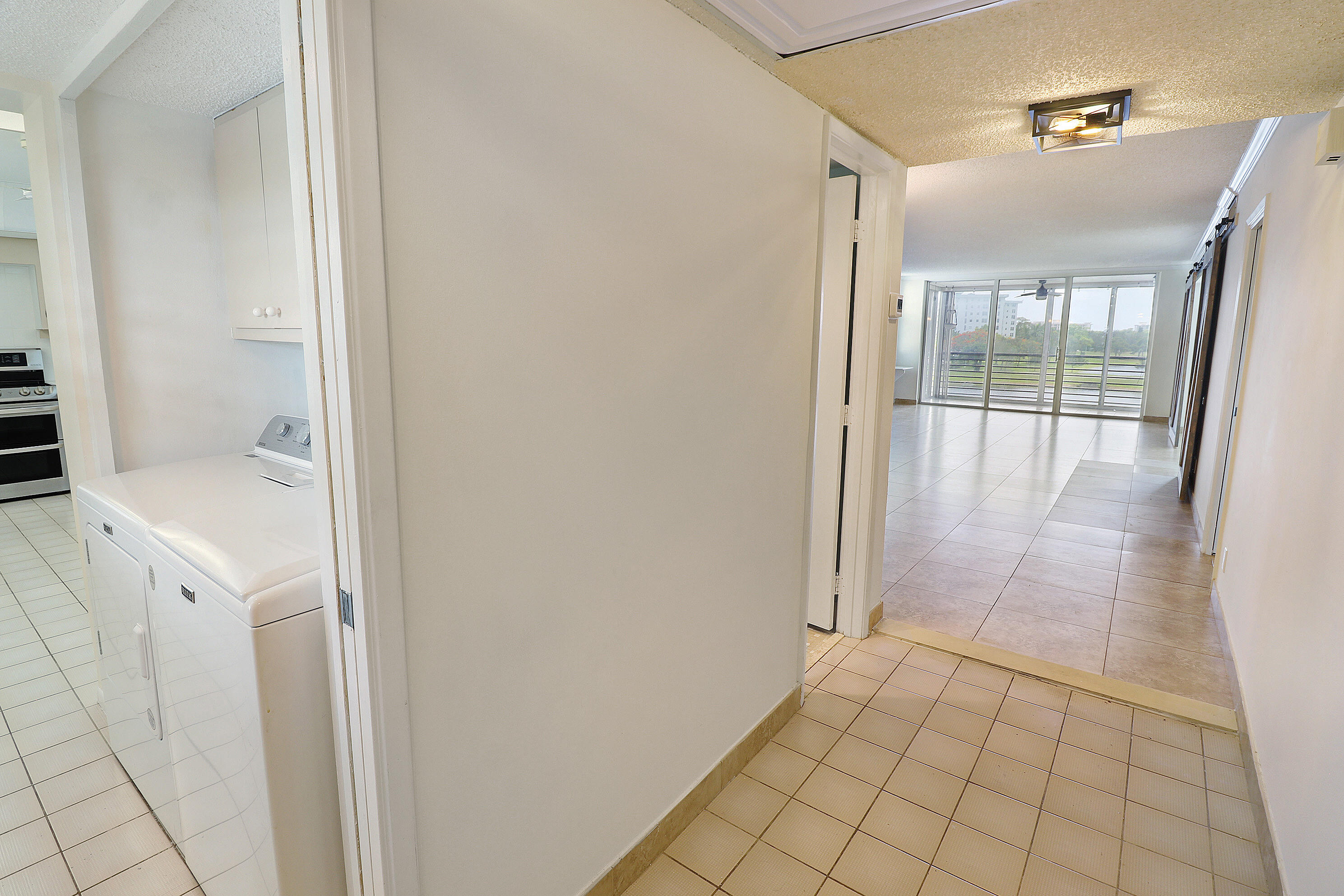NO 52 PALM-AIRE COUNTRY CLUB - Residential