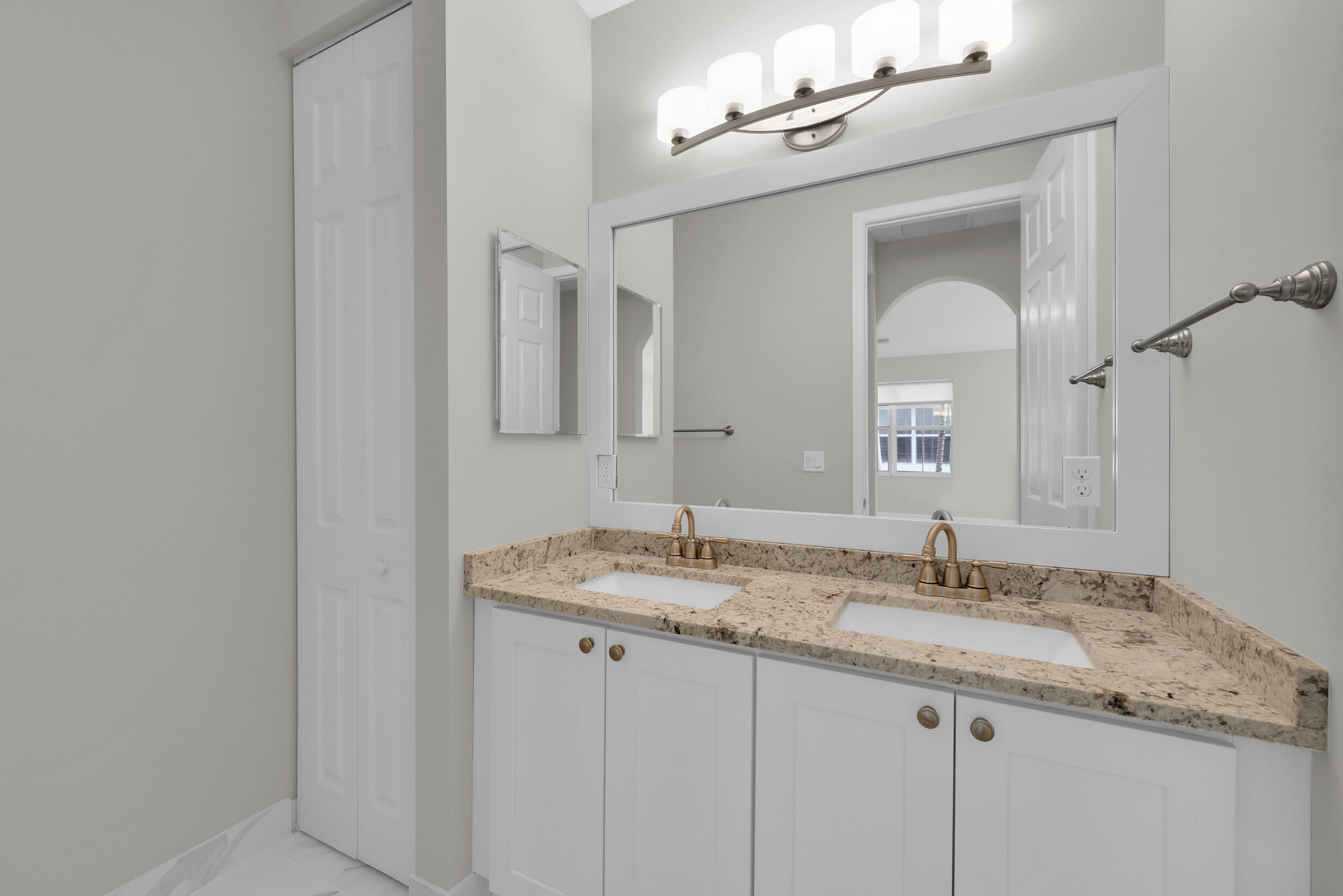 SOUTHAMPTON - Residential