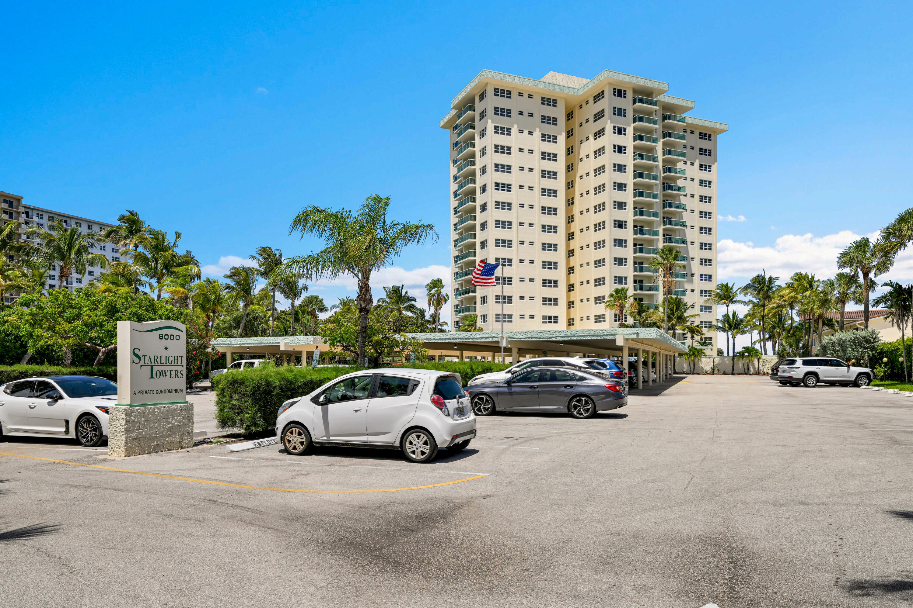 STARLIGHT TOWERS CONDO - Residential