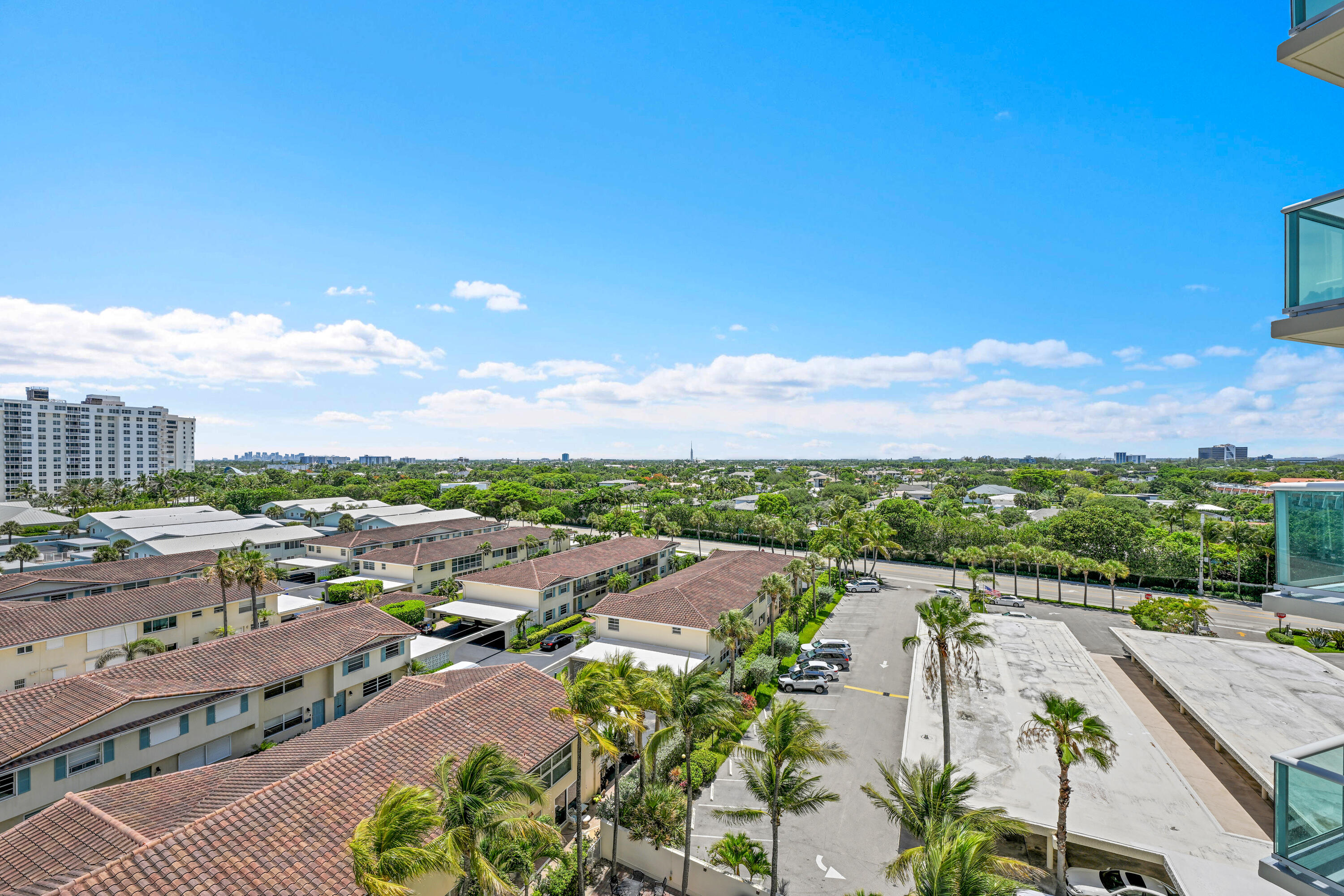 STARLIGHT TOWERS CONDO - Residential