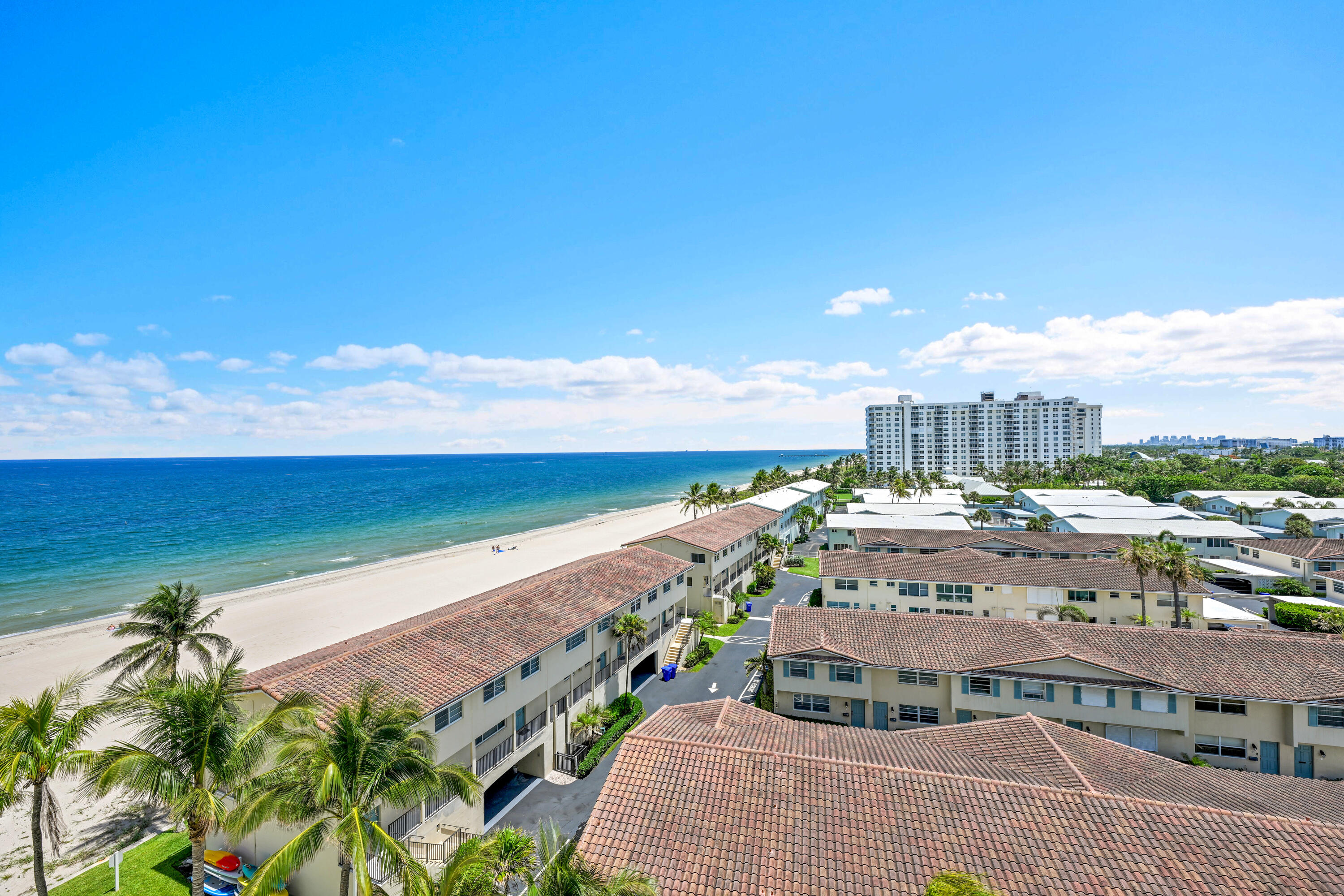 STARLIGHT TOWERS CONDO - Residential