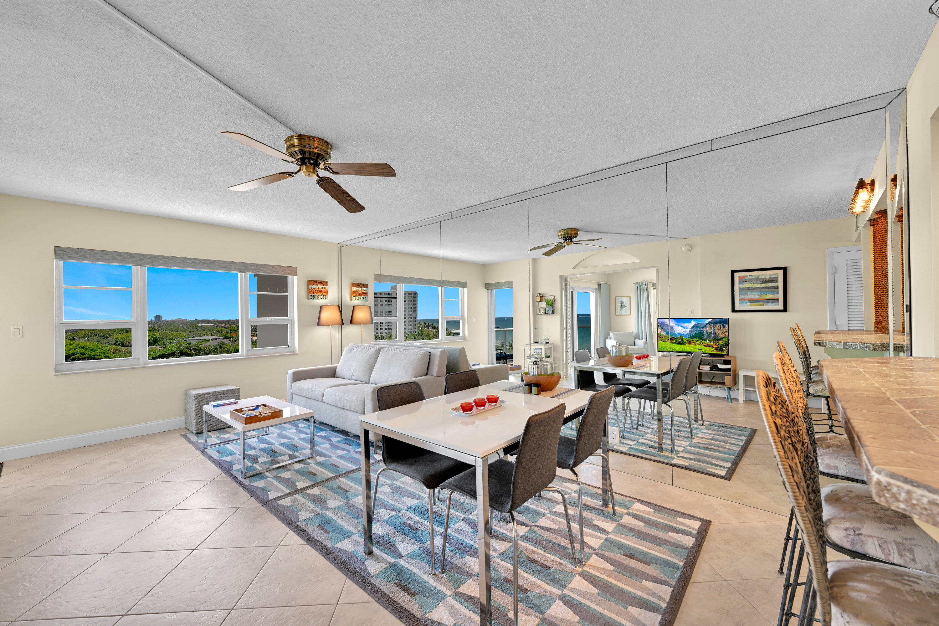 STARLIGHT TOWERS CONDO - Residential