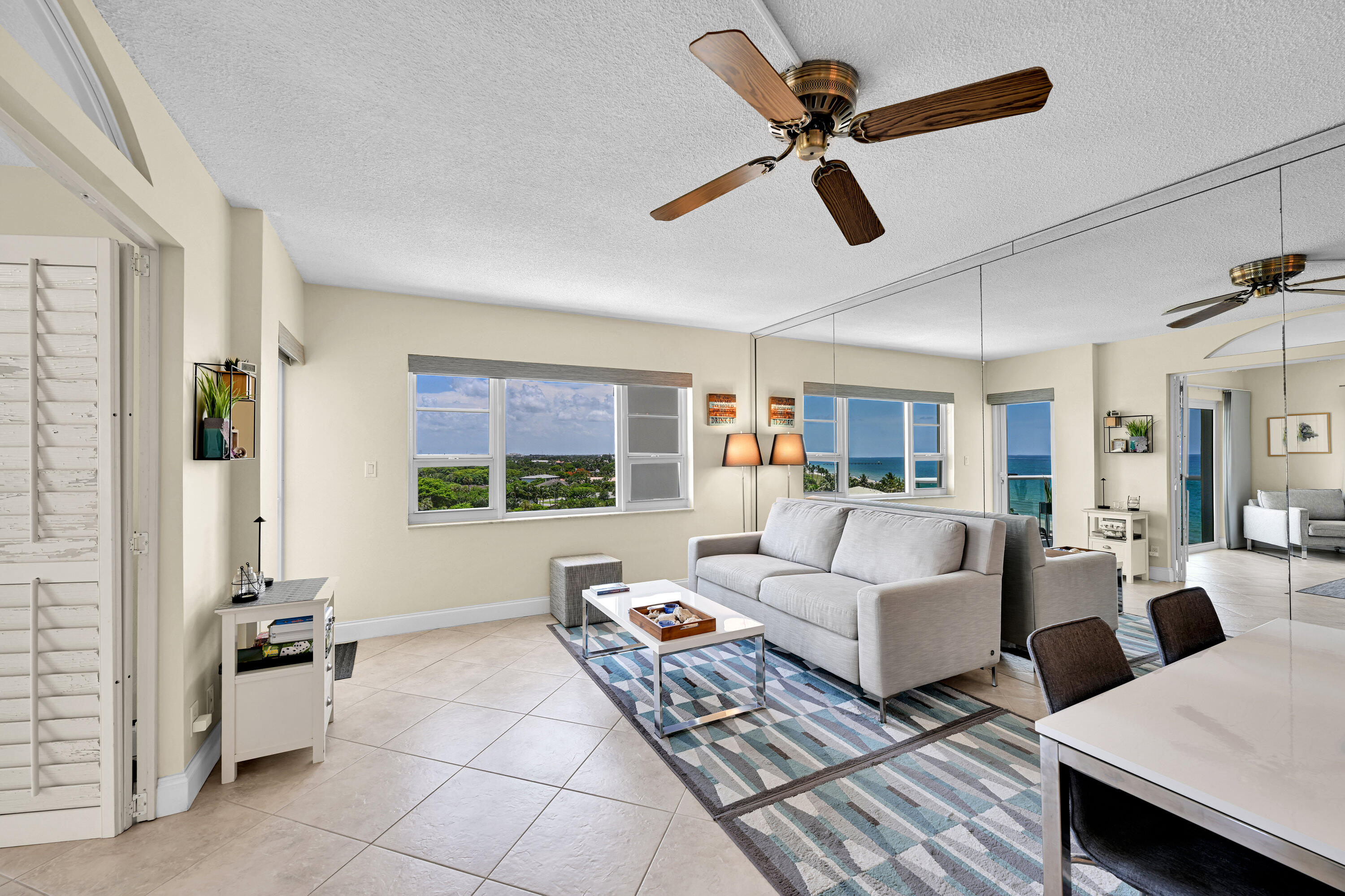 STARLIGHT TOWERS CONDO - Residential