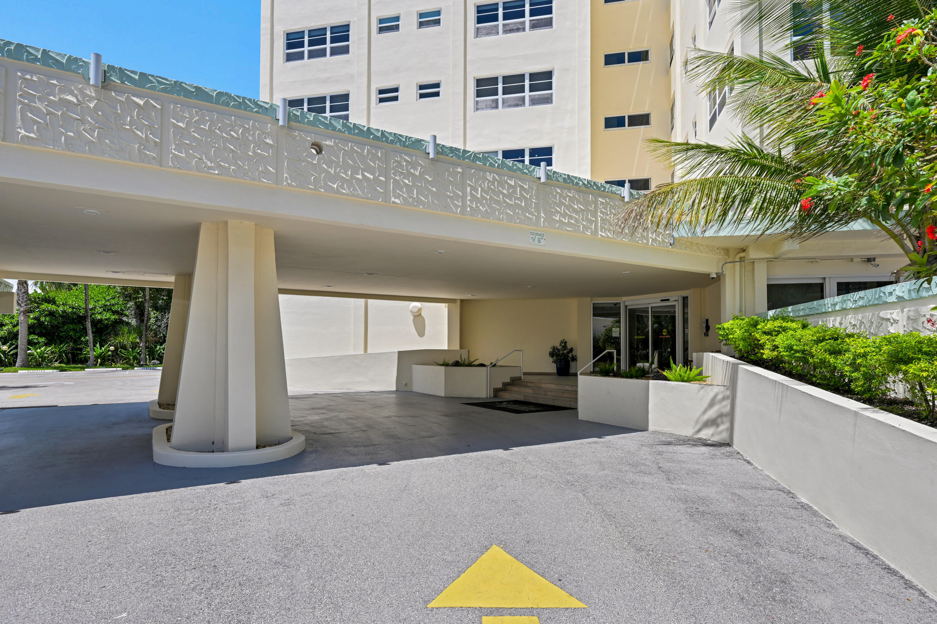 STARLIGHT TOWERS CONDO - Residential