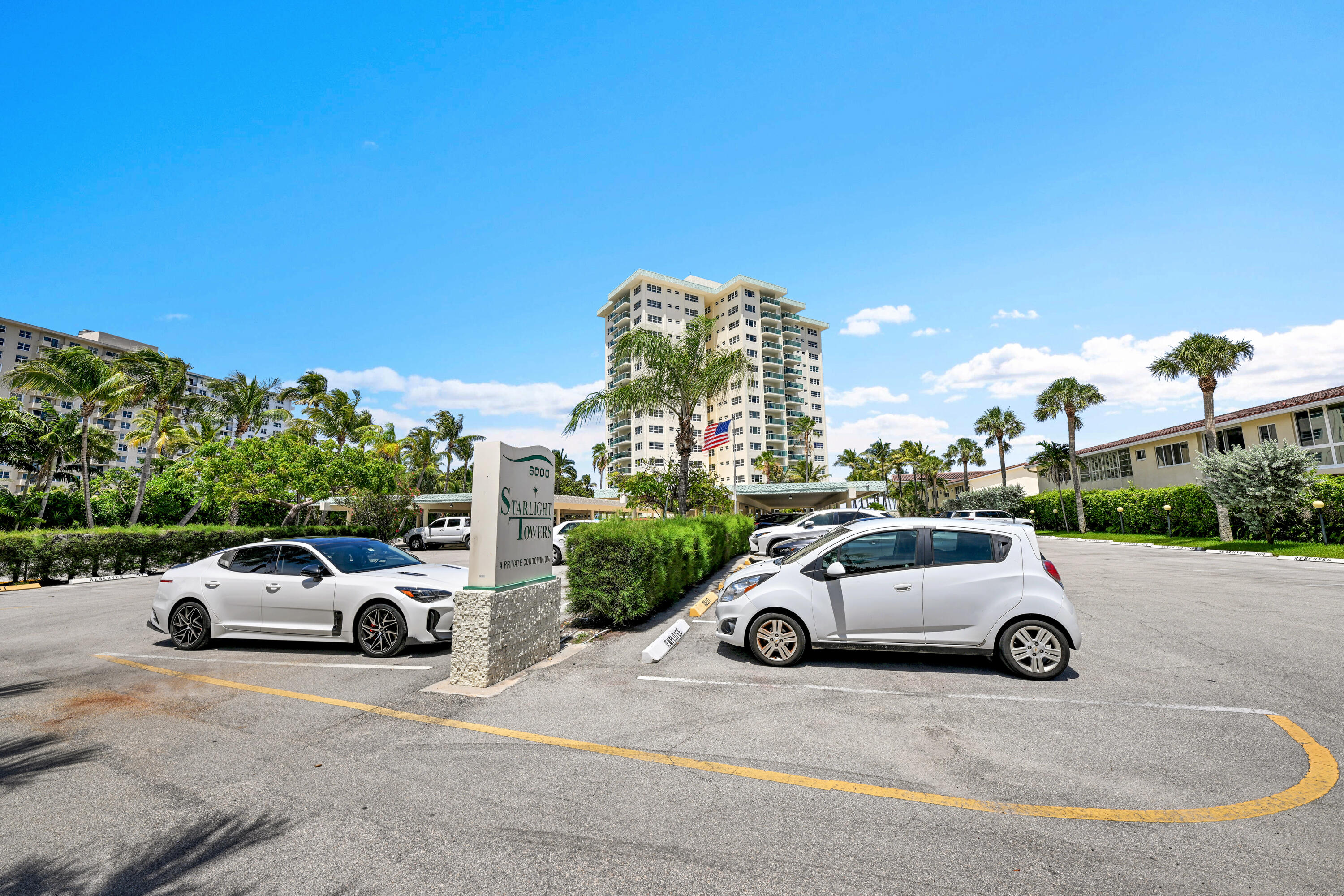 STARLIGHT TOWERS CONDO - Residential