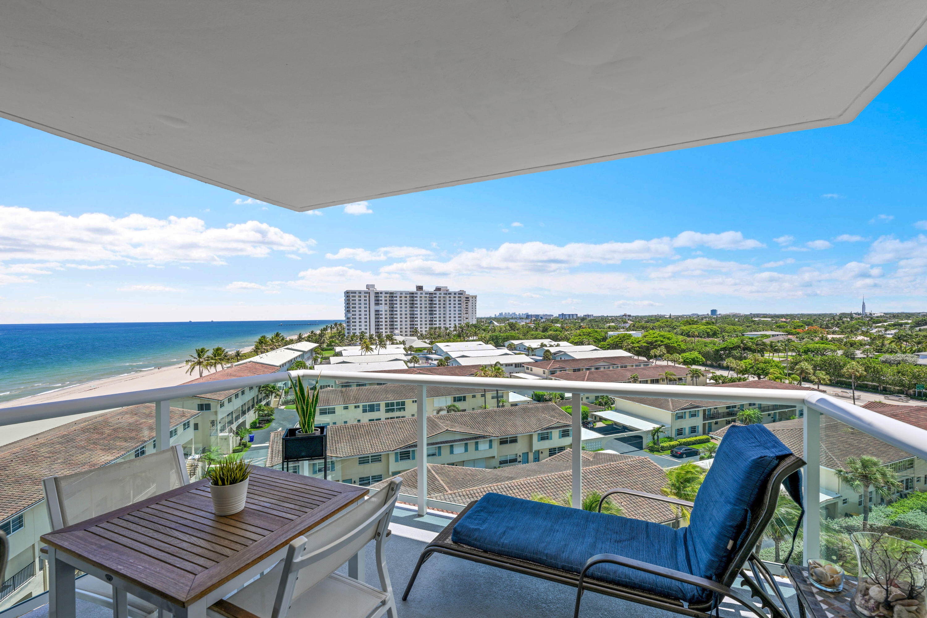 STARLIGHT TOWERS CONDO - Residential