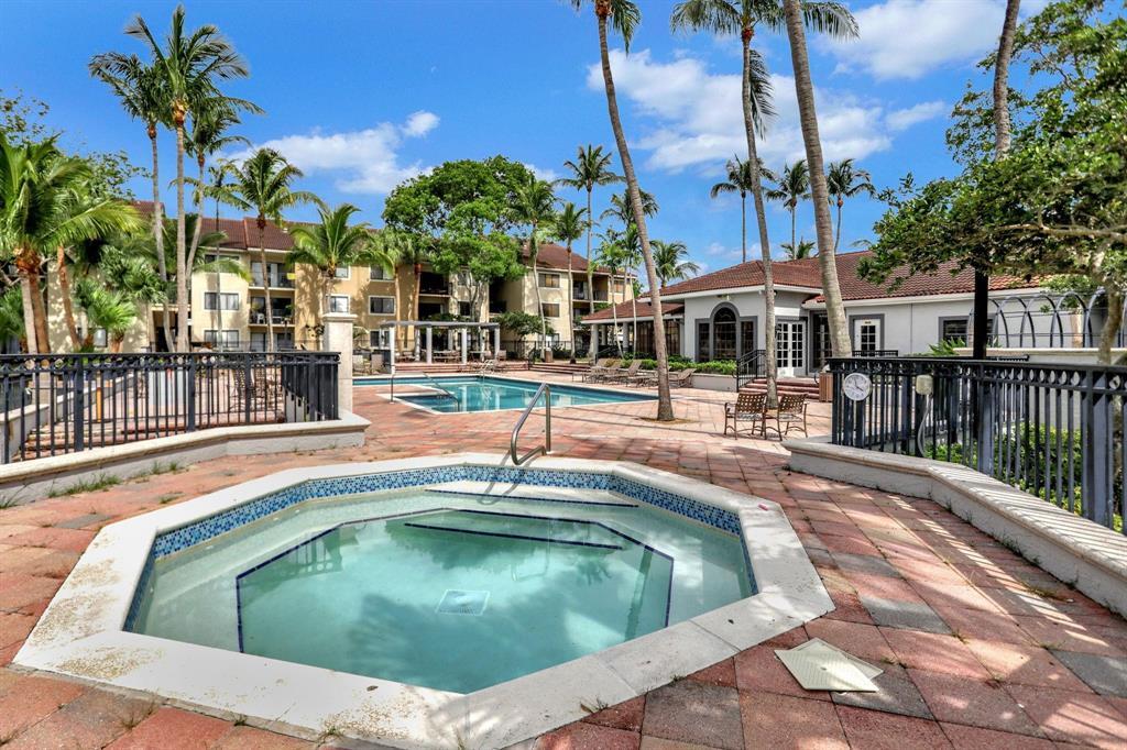 VISCONTI CONDO - Residential