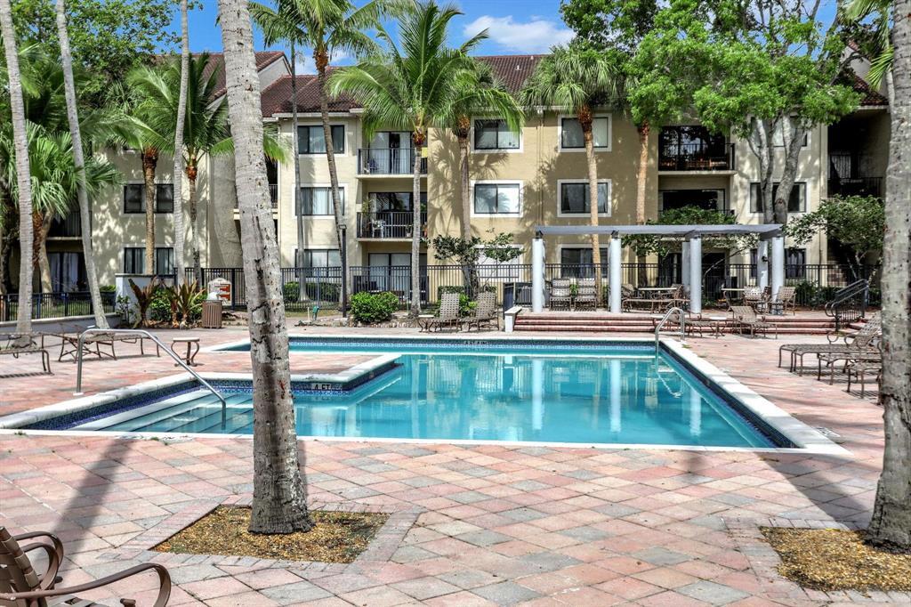 VISCONTI CONDO - Residential