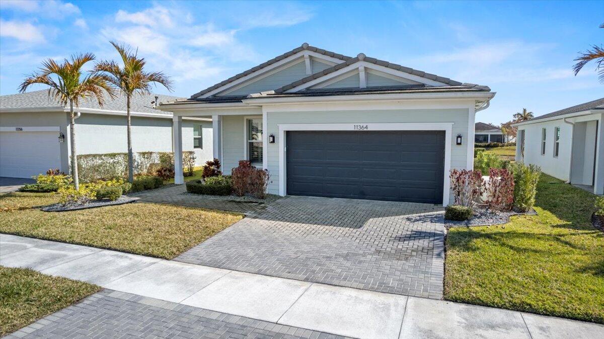 Mandarlie MATTAMY AT SOUTHERN GROVE PLAT 1 REPLAT - Residential