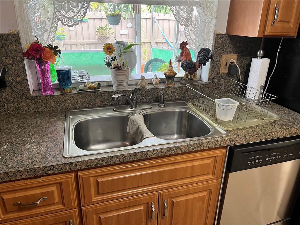 Hollywood Hills 6-22 B - Residential