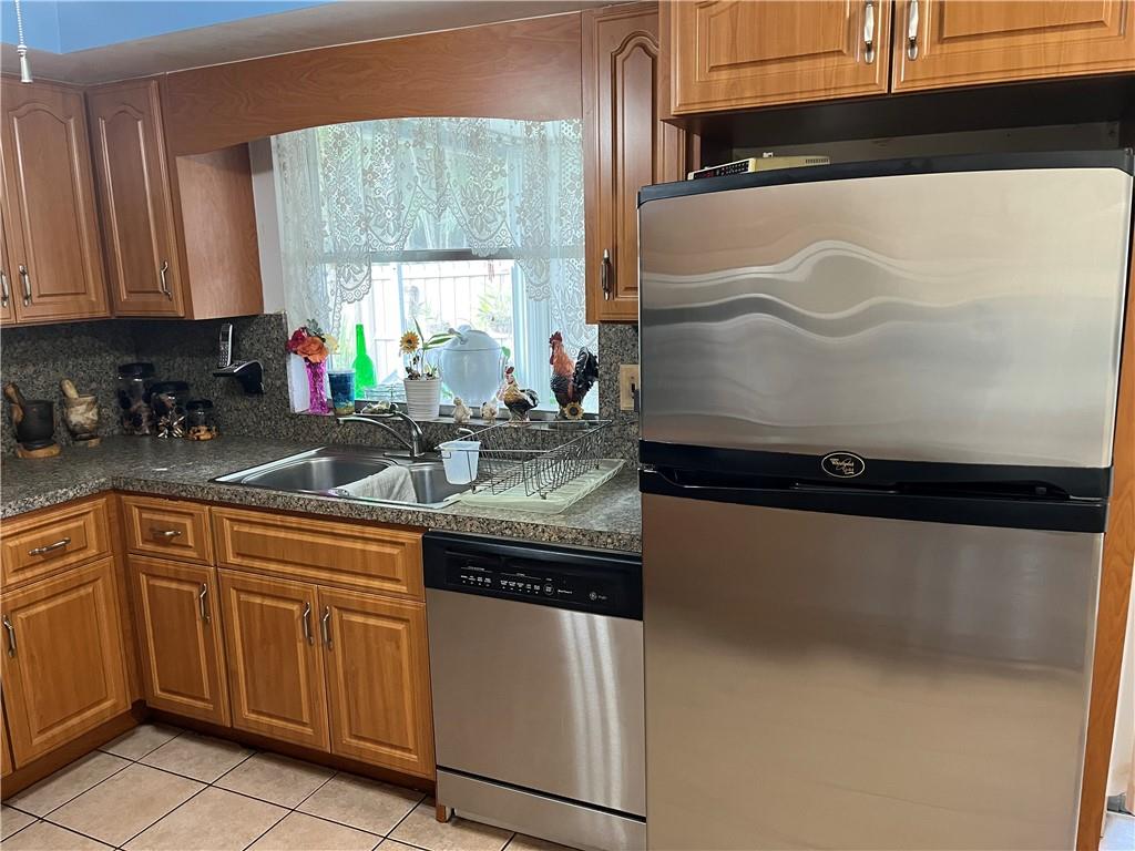 Hollywood Hills 6-22 B - Residential