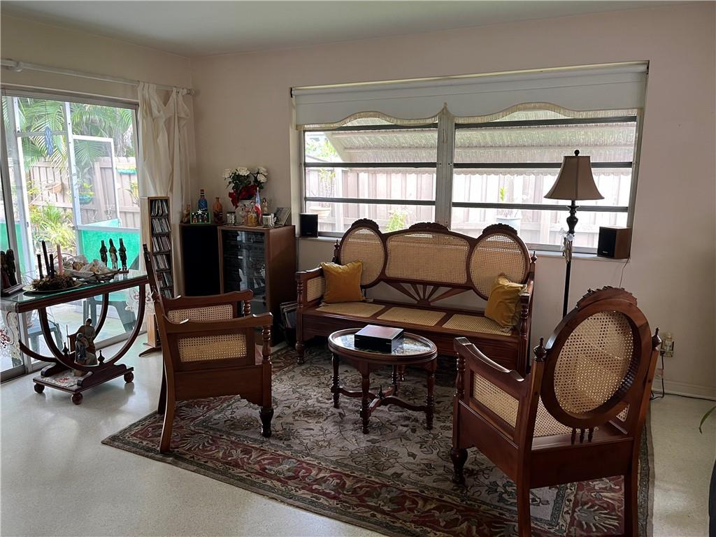 Hollywood Hills 6-22 B - Residential
