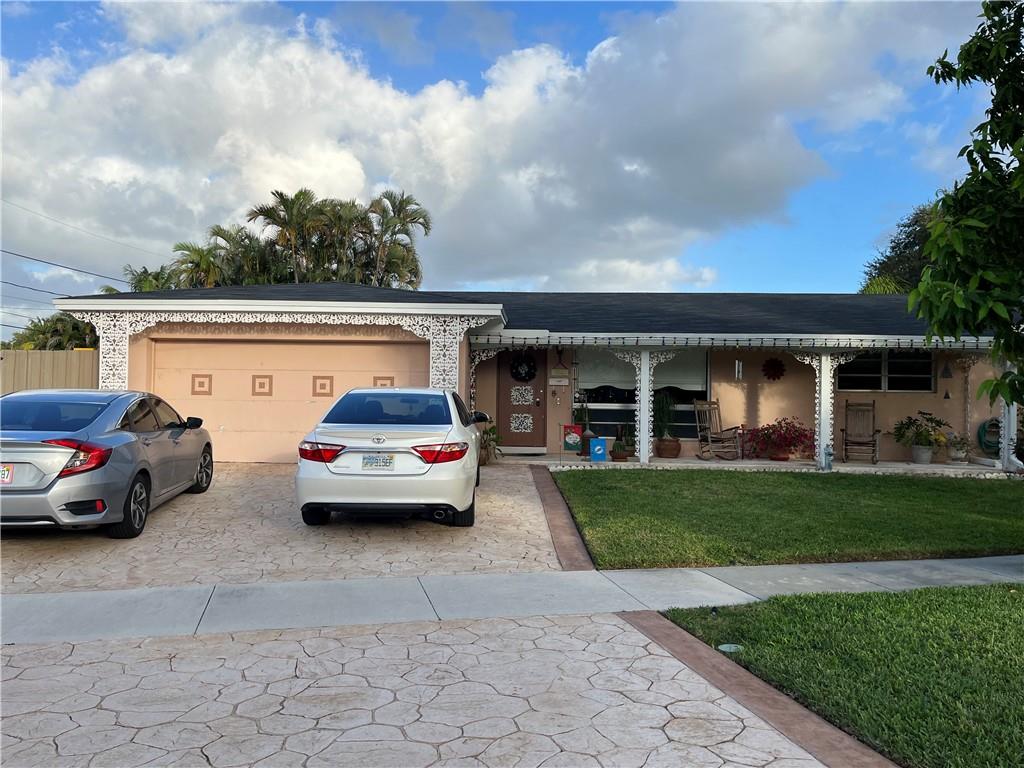 Hollywood Hills 6-22 B - Residential