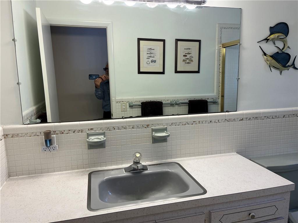 Hollywood Hills 6-22 B - Residential