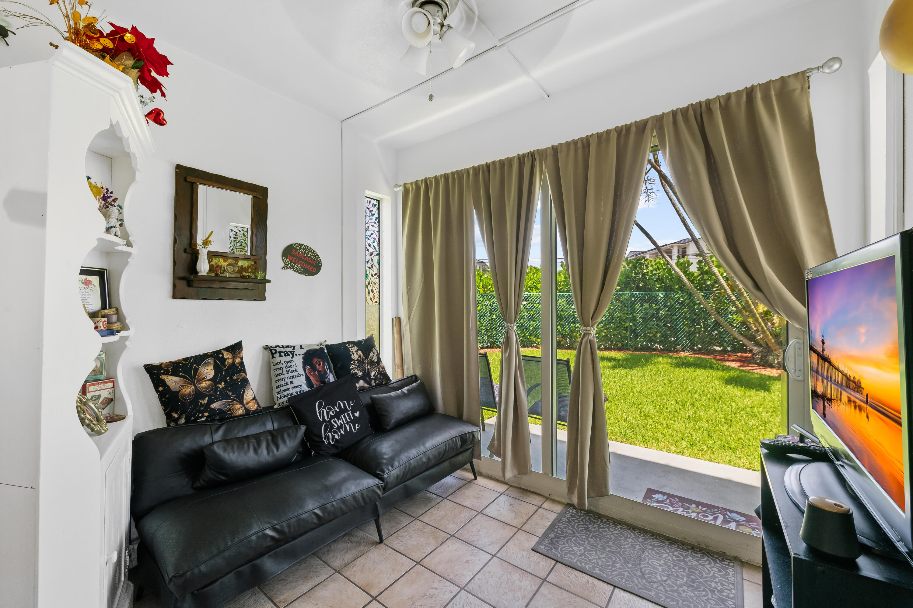 COLONIAL CLUB CONDO SEC 2 - Residential