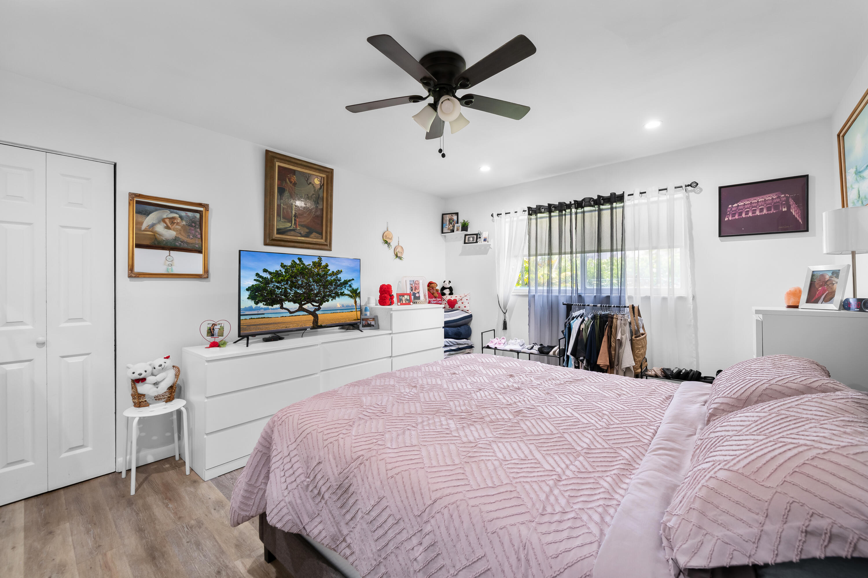 COLONIAL CLUB CONDO SEC 2 - Residential