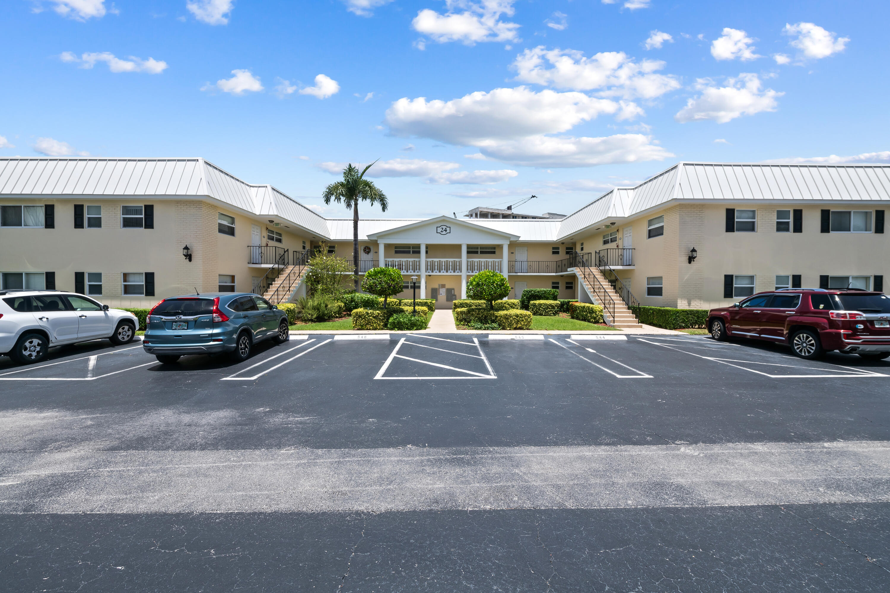 COLONIAL CLUB CONDO SEC 2 - Residential