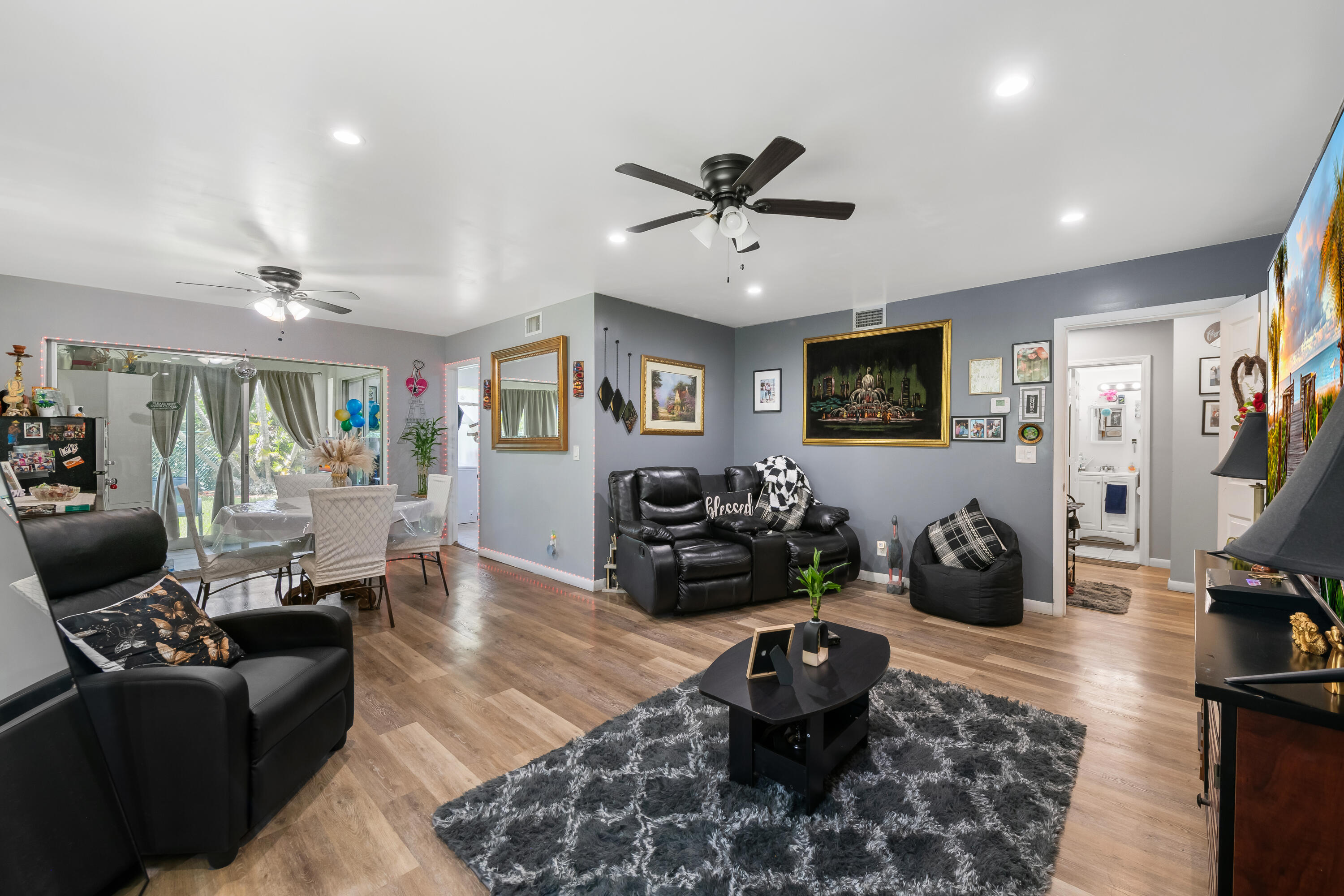 COLONIAL CLUB CONDO SEC 2 - Residential