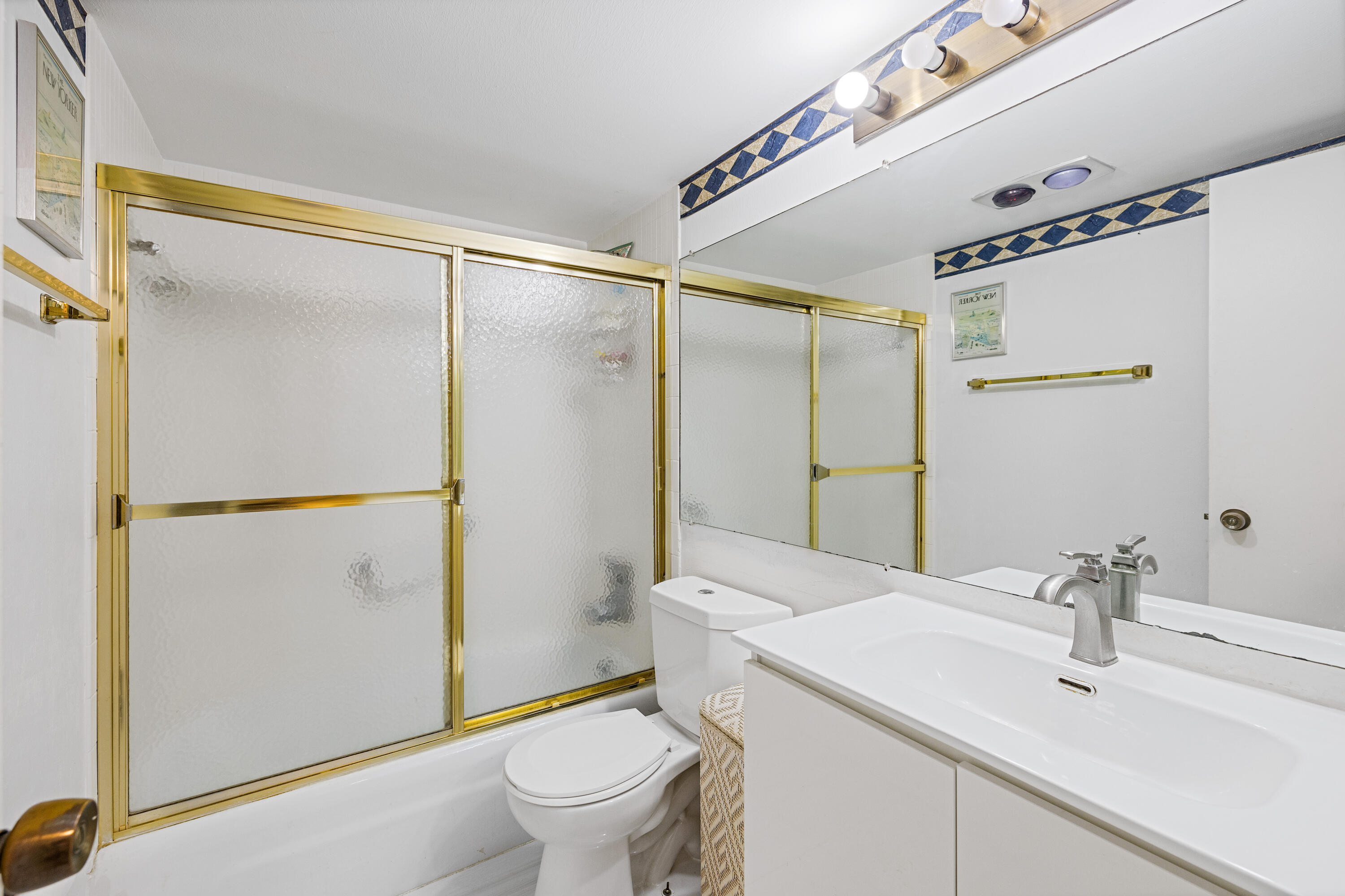 ARISTOCRAT OCEAN AND LAKEVIEW CONDOMINIUM - Residential