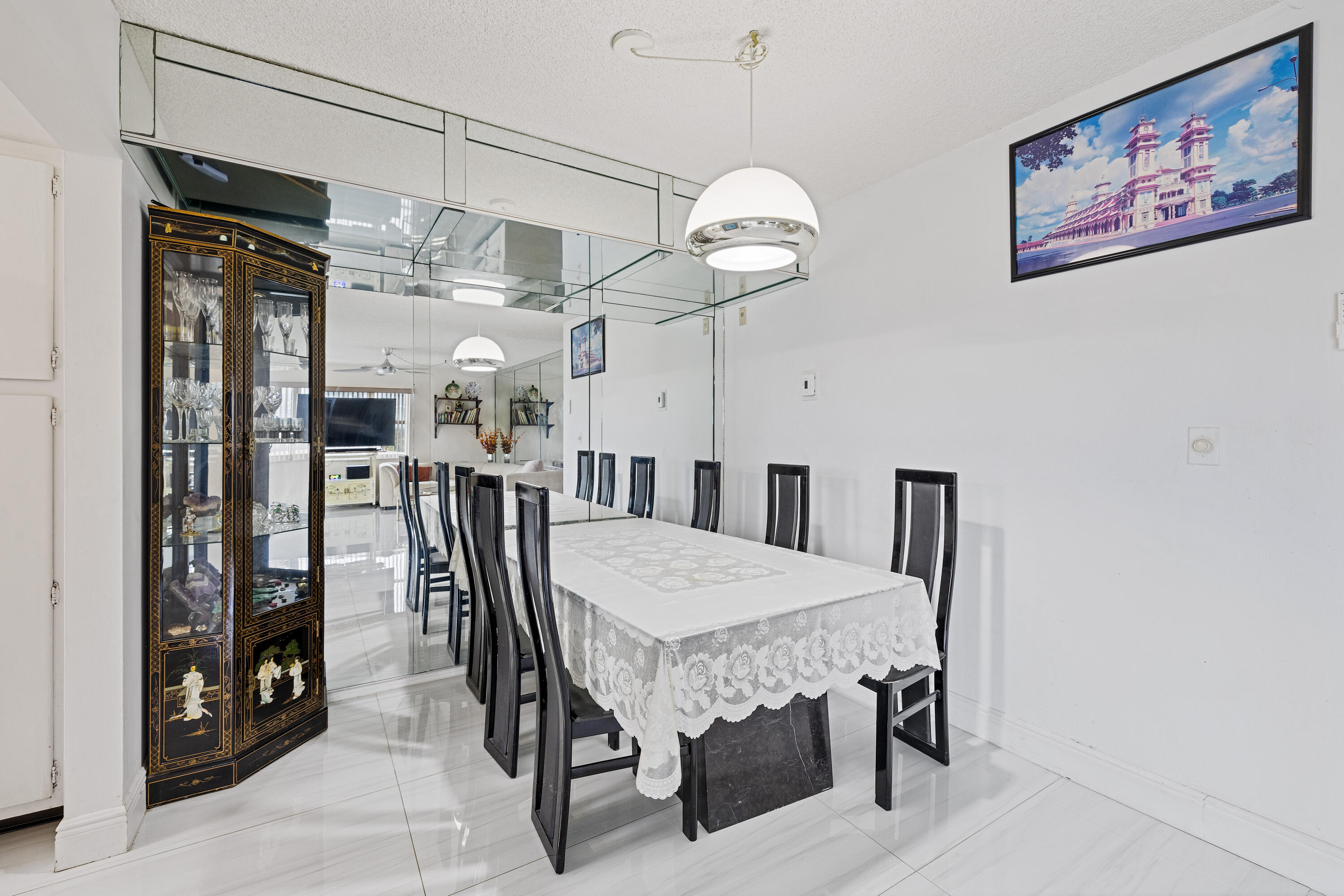 ARISTOCRAT OCEAN AND LAKEVIEW CONDOMINIUM - Residential