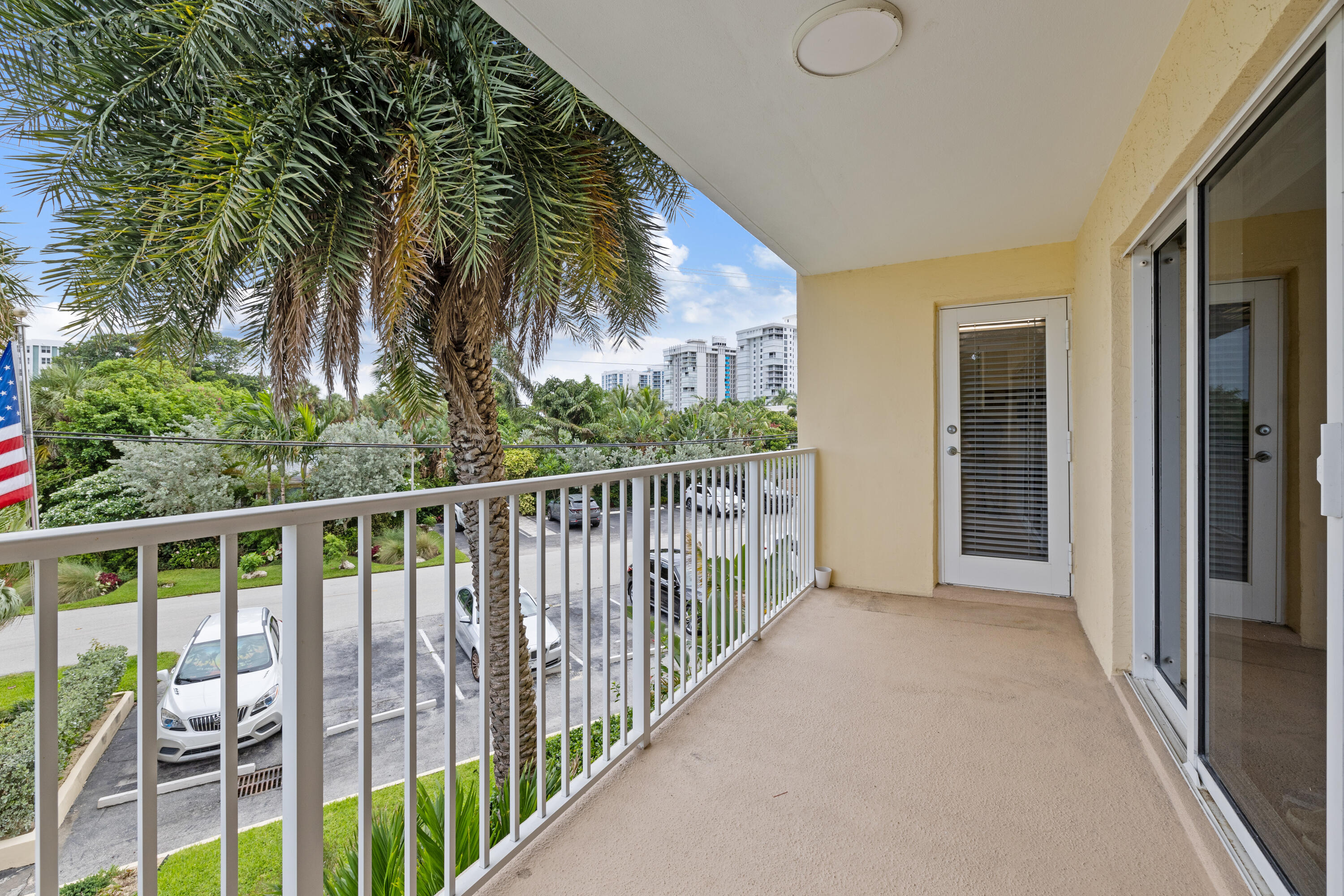 ARISTOCRAT OCEAN AND LAKEVIEW CONDOMINIUM - Residential