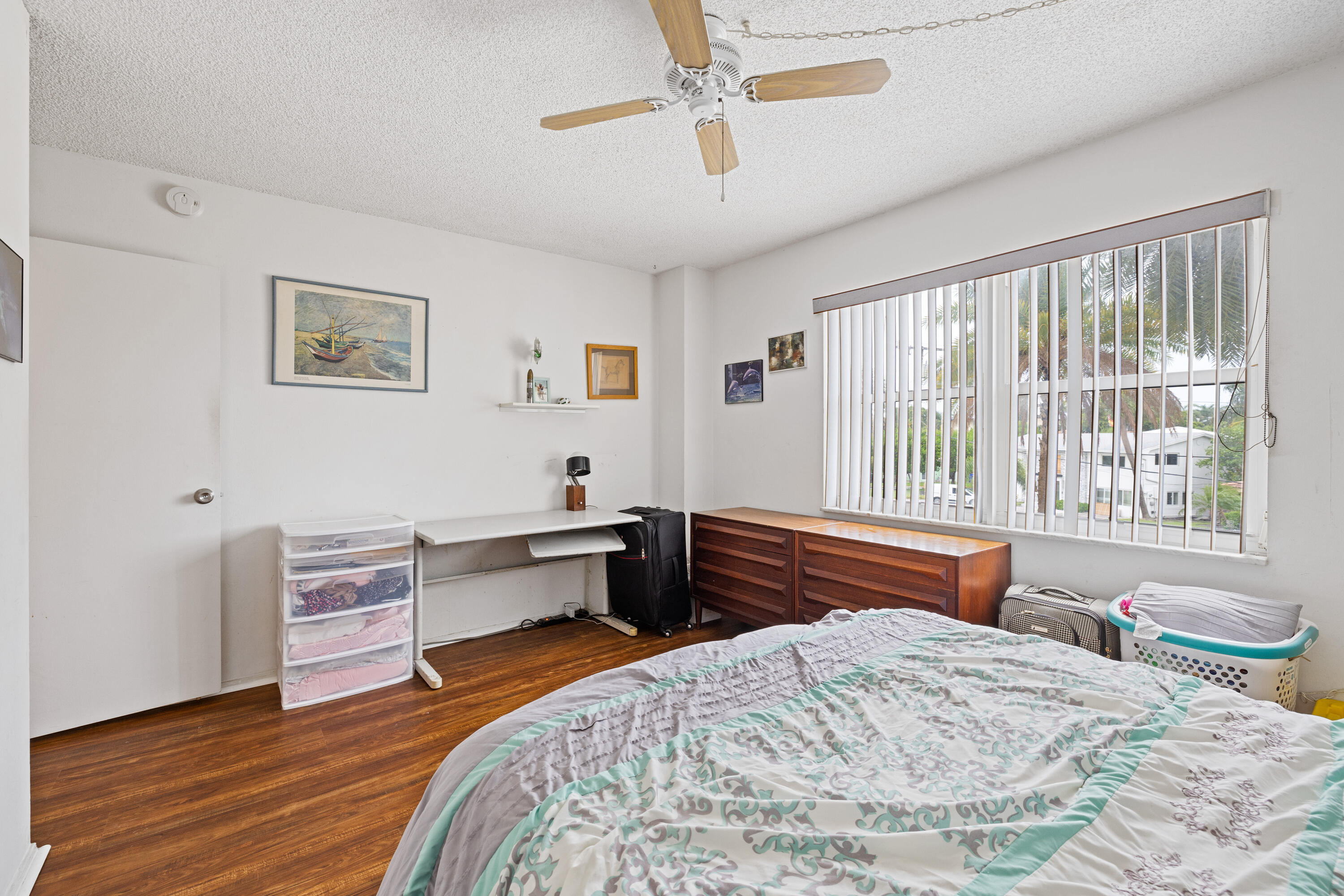 ARISTOCRAT OCEAN AND LAKEVIEW CONDOMINIUM - Residential
