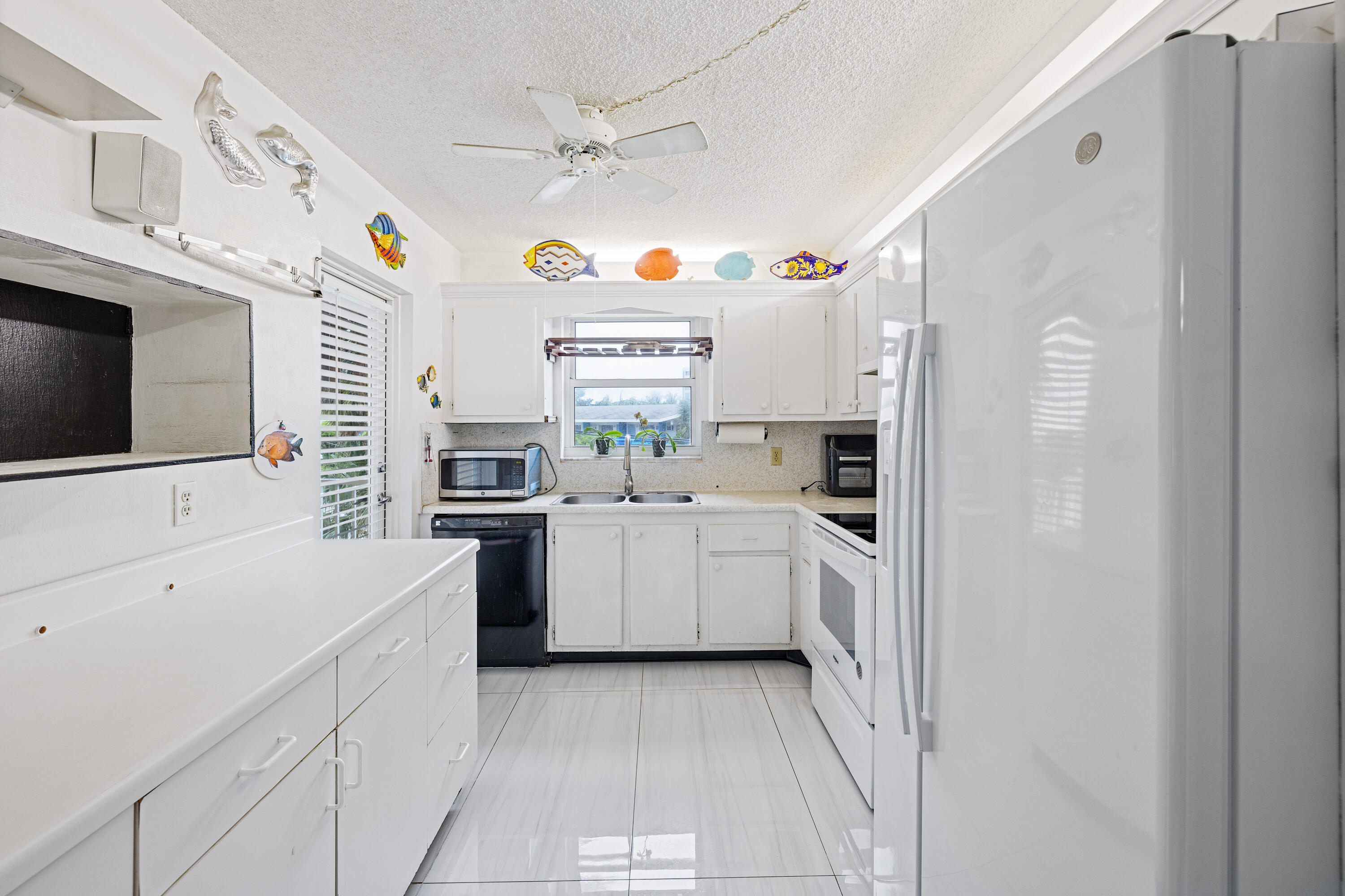 ARISTOCRAT OCEAN AND LAKEVIEW CONDOMINIUM - Residential