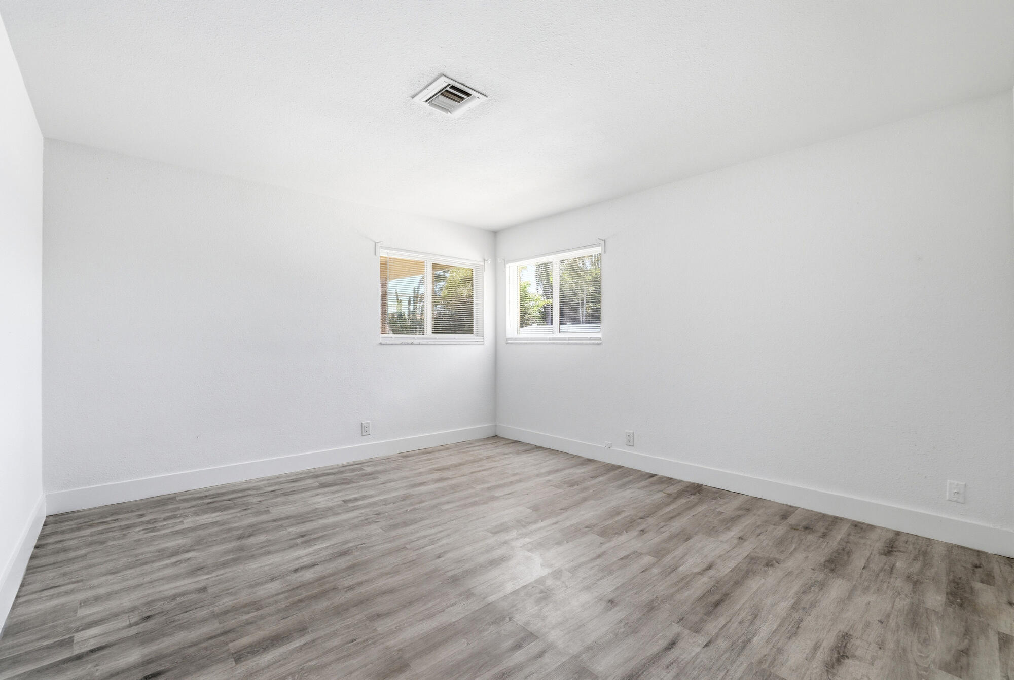 CYPRESS COVE - Residential Lease