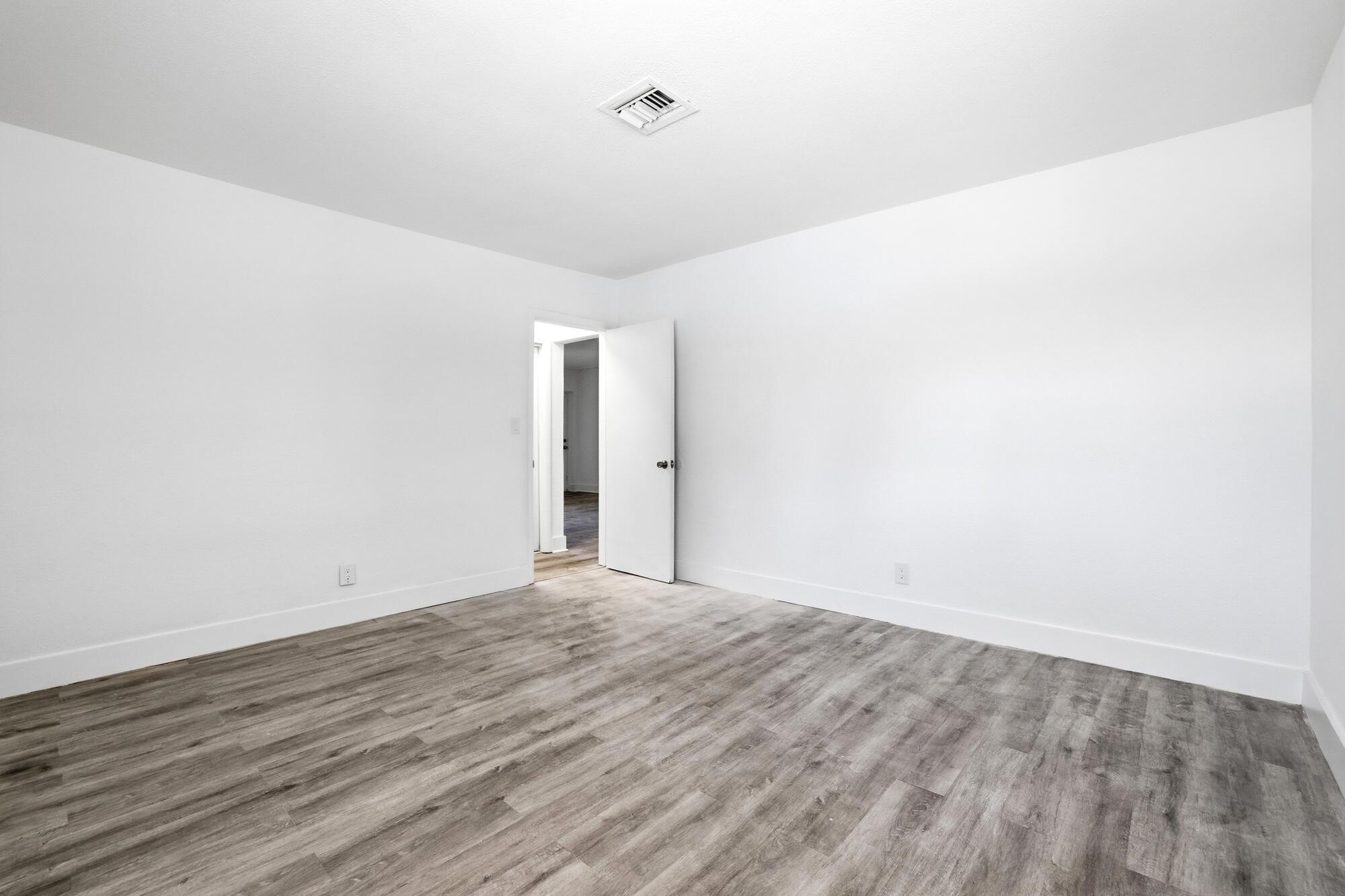 CYPRESS COVE - Residential Lease