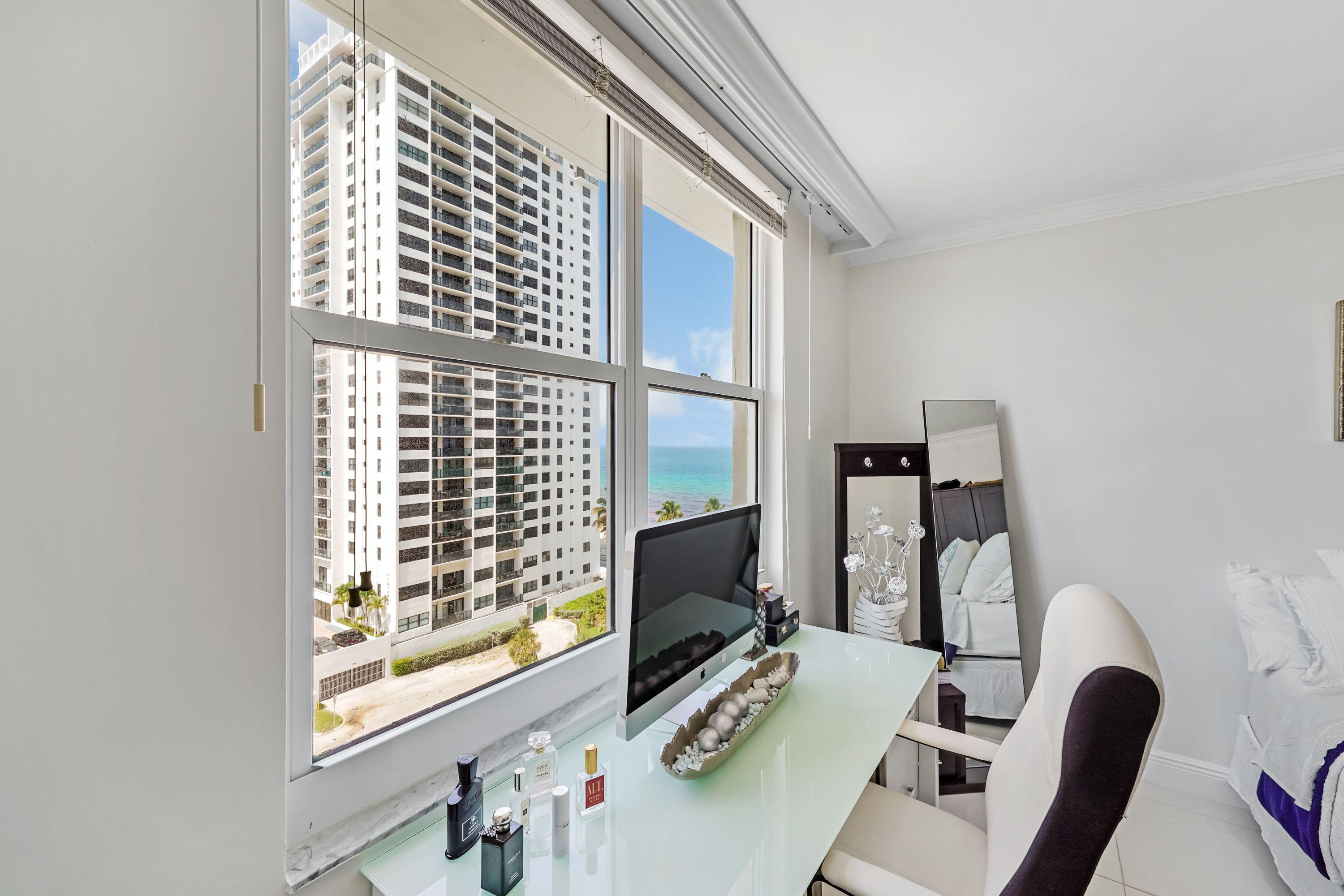 WAVE CONDO - Residential