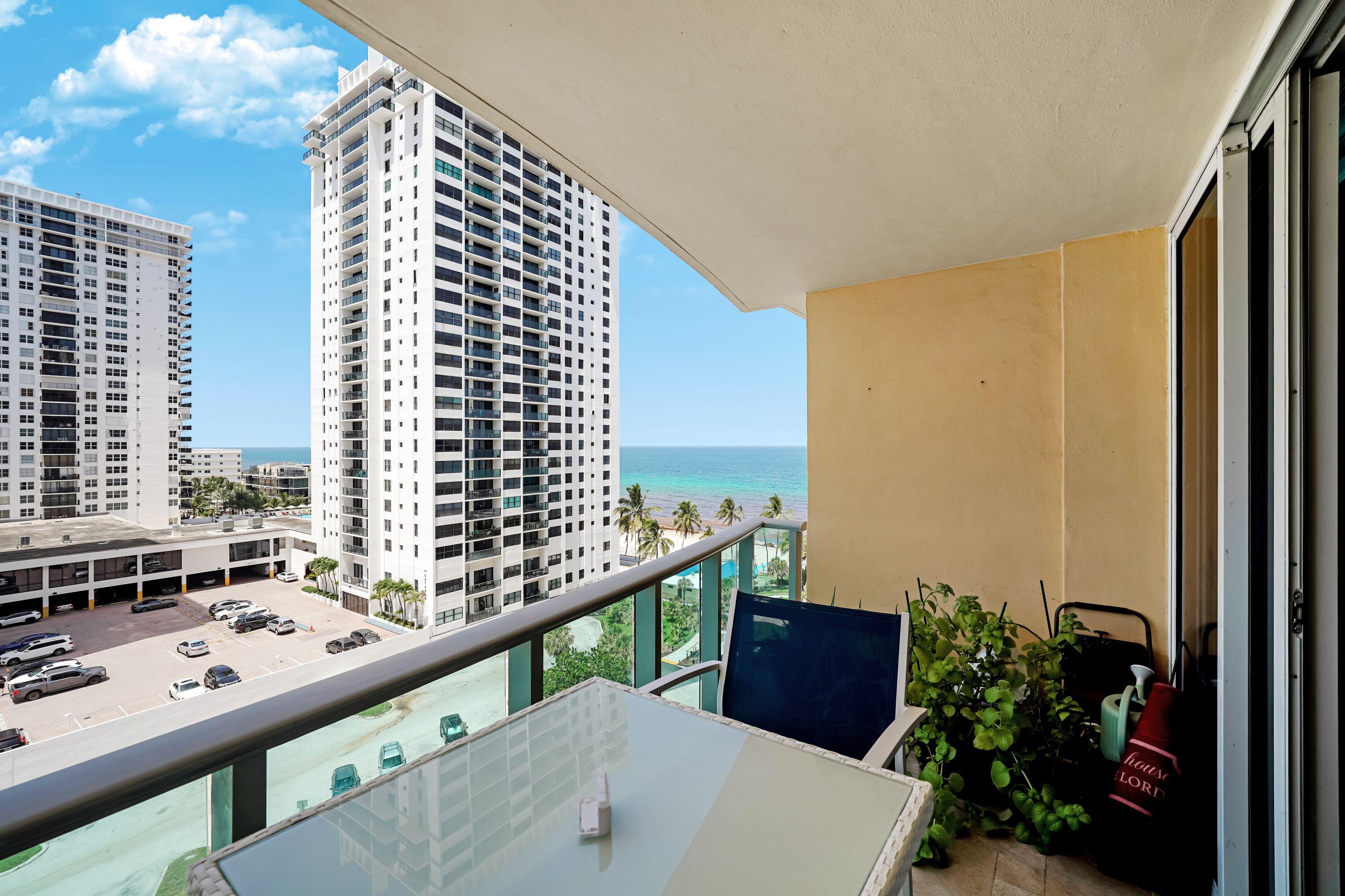 WAVE CONDO - Residential