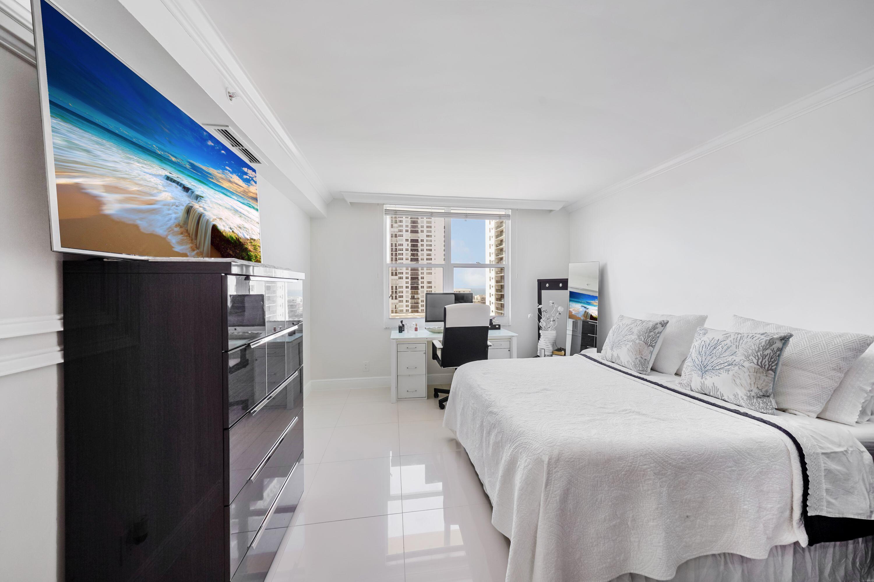 WAVE CONDO - Residential