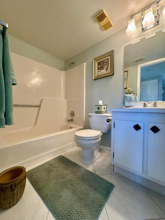 LUCERNE LAKES GOLF COLONY CONDOS 1 THRU 12 AND 14 - Residential Lease