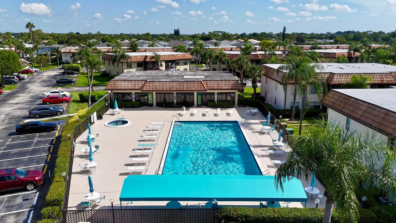 LUCERNE LAKES GOLF COLONY CONDOS 1 THRU 12 AND 14 - Residential Lease