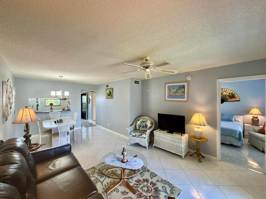 LUCERNE LAKES GOLF COLONY CONDOS 1 THRU 12 AND 14 - Residential Lease