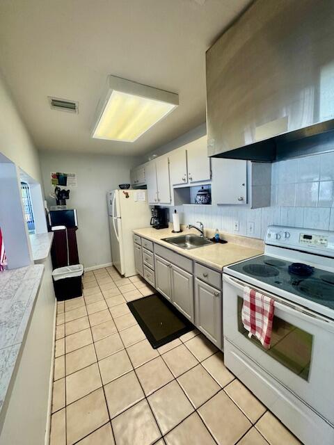 LUCERNE LAKES GOLF COLONY CONDOS 1 THRU 12 AND 14 - Residential Lease