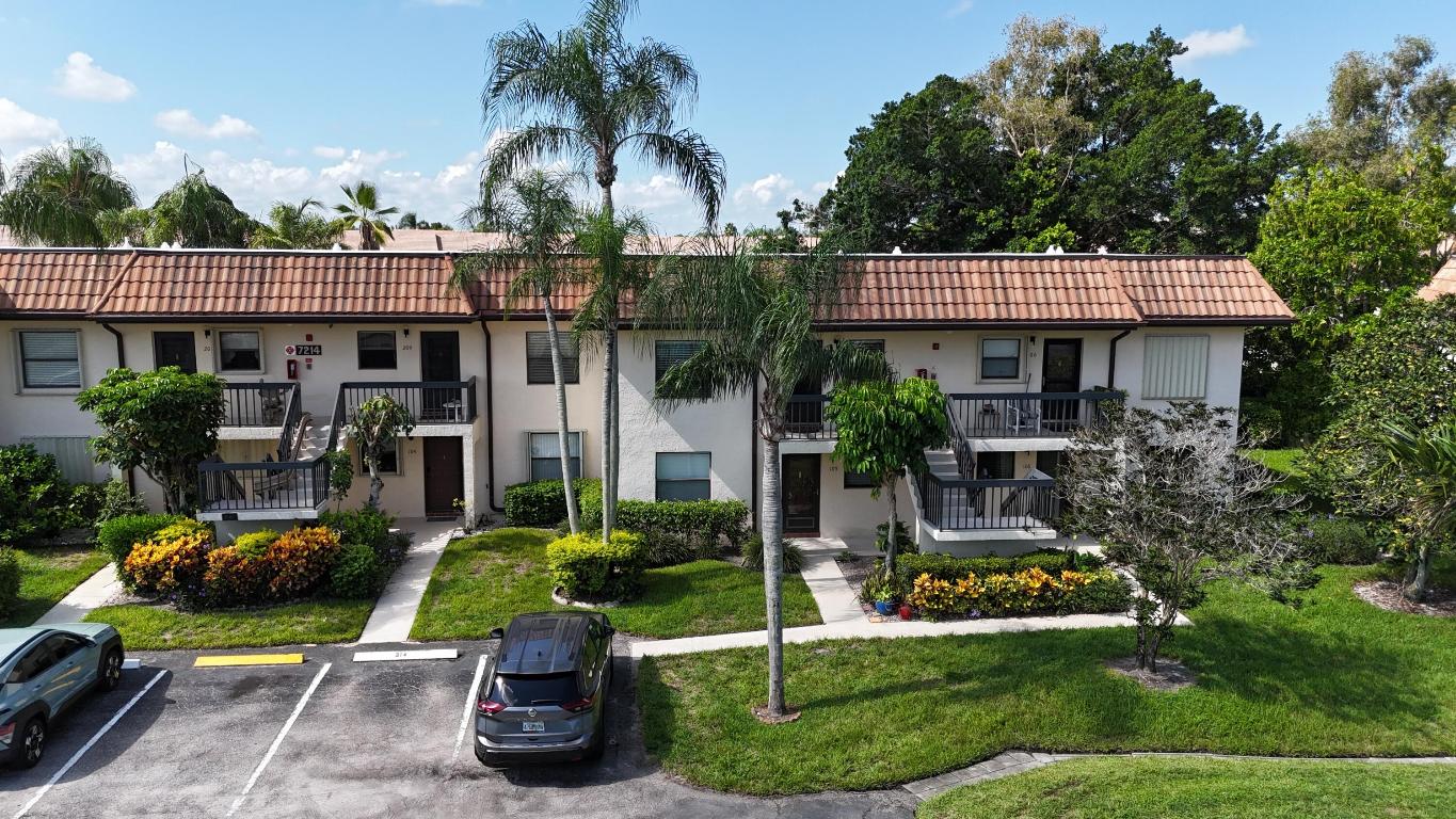 LUCERNE LAKES GOLF COLONY CONDOS 1 THRU 12 AND 14 - Residential Lease