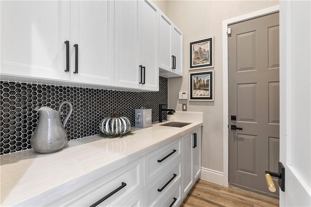 Pinehurst Woods 166-14 B - Residential