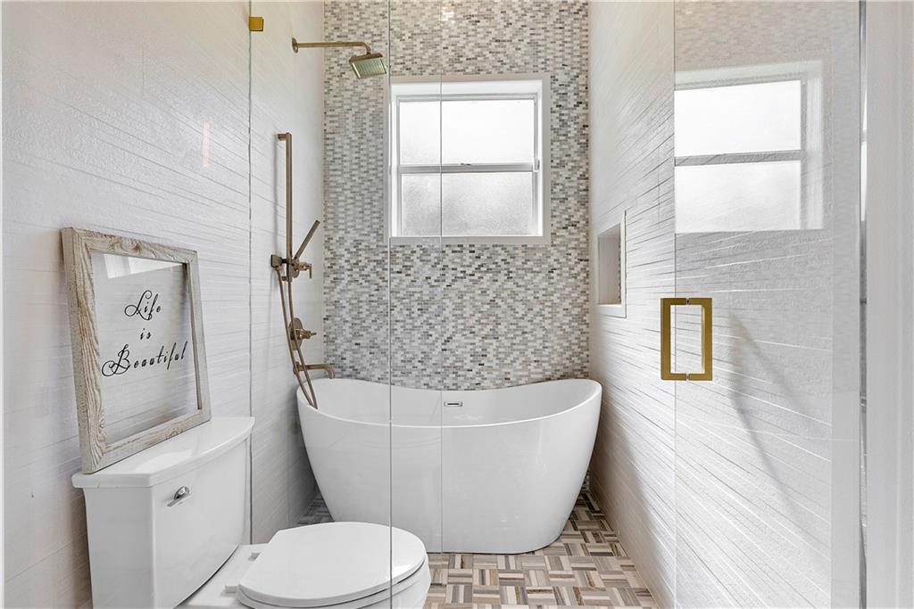 Pinehurst Woods 166-14 B - Residential