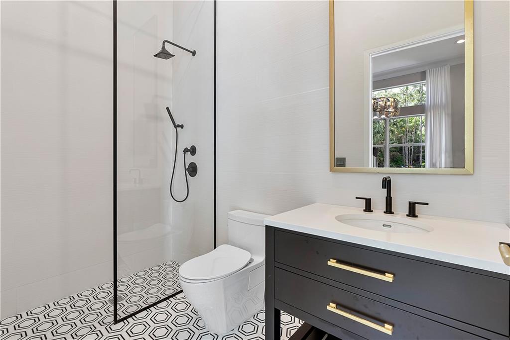 Pinehurst Woods 166-14 B - Residential