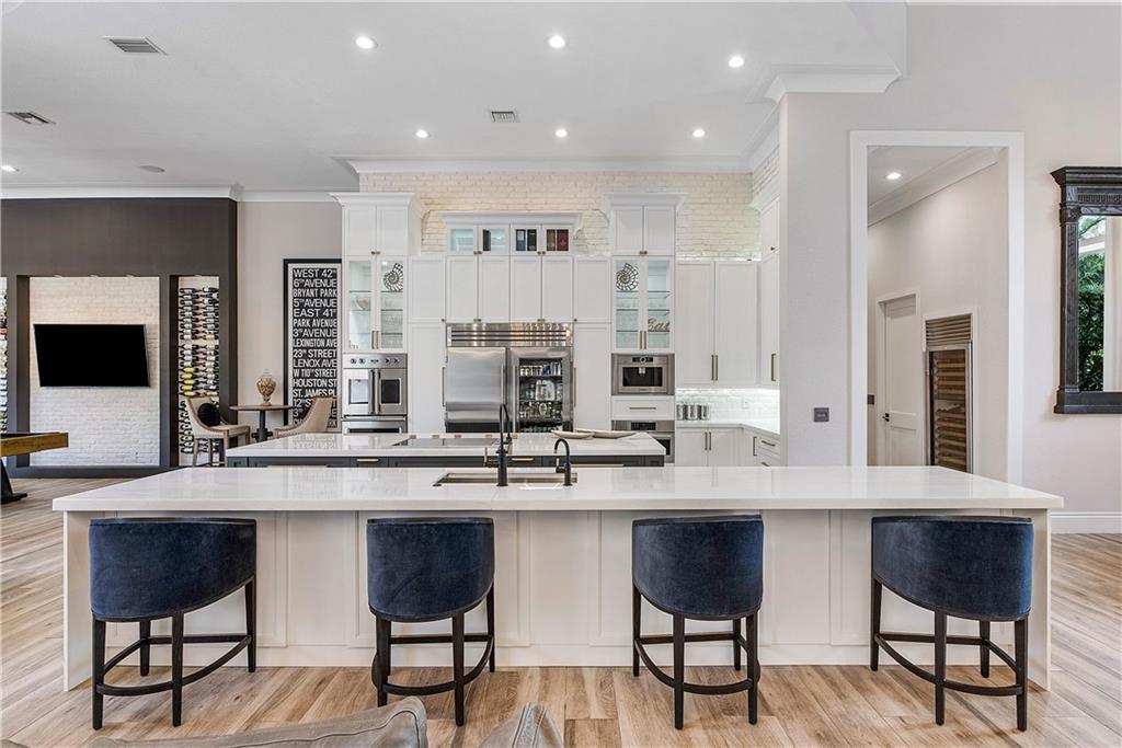 Pinehurst Woods 166-14 B - Residential
