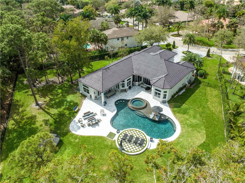 Pinehurst Woods 166-14 B - Residential