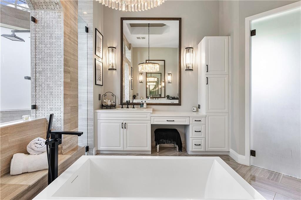 Pinehurst Woods 166-14 B - Residential