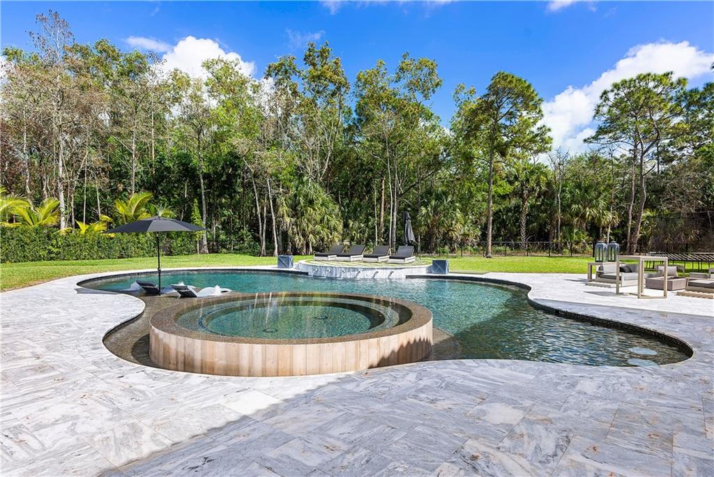 Pinehurst Woods 166-14 B - Residential